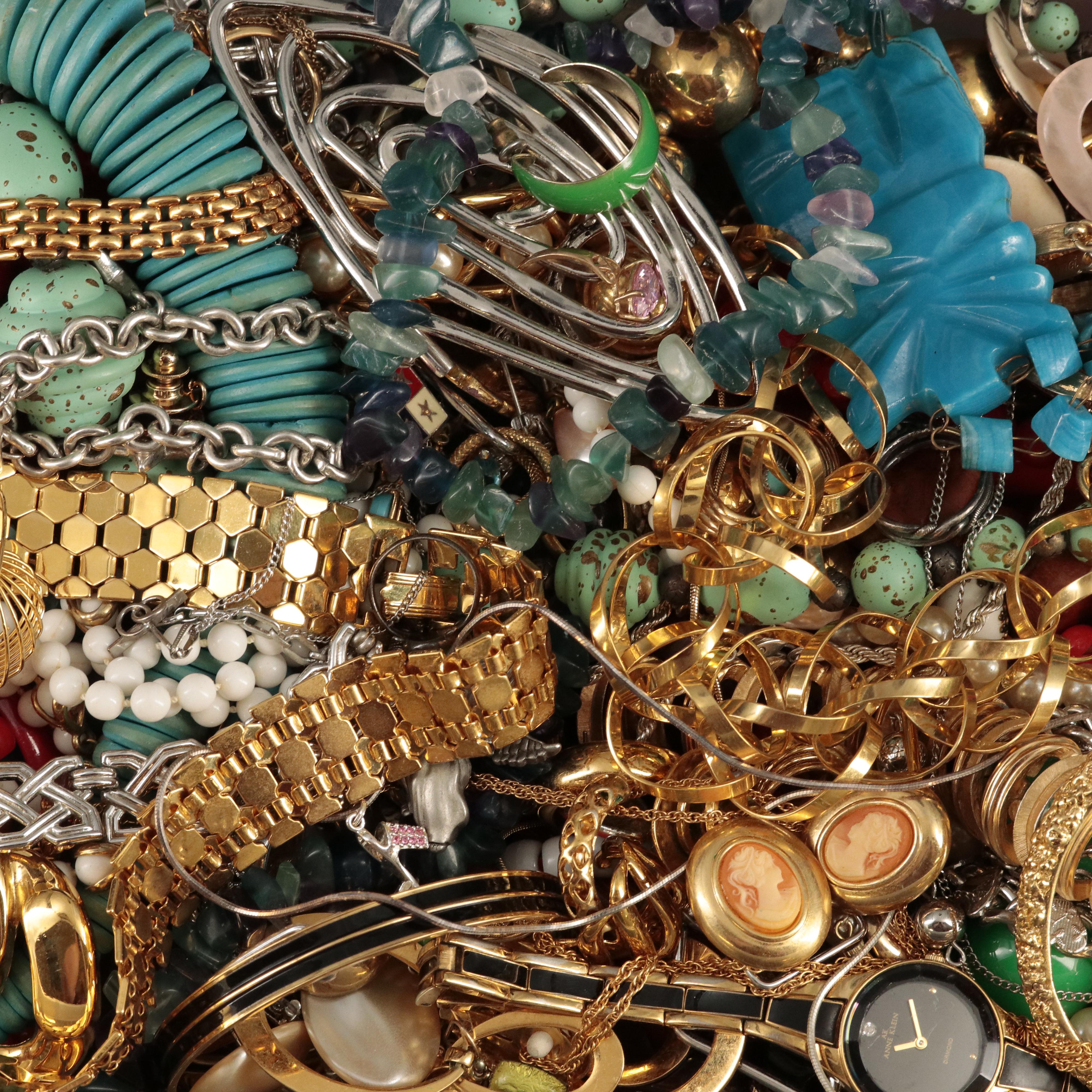 Uncommon Discoveries: Jewelry Collection