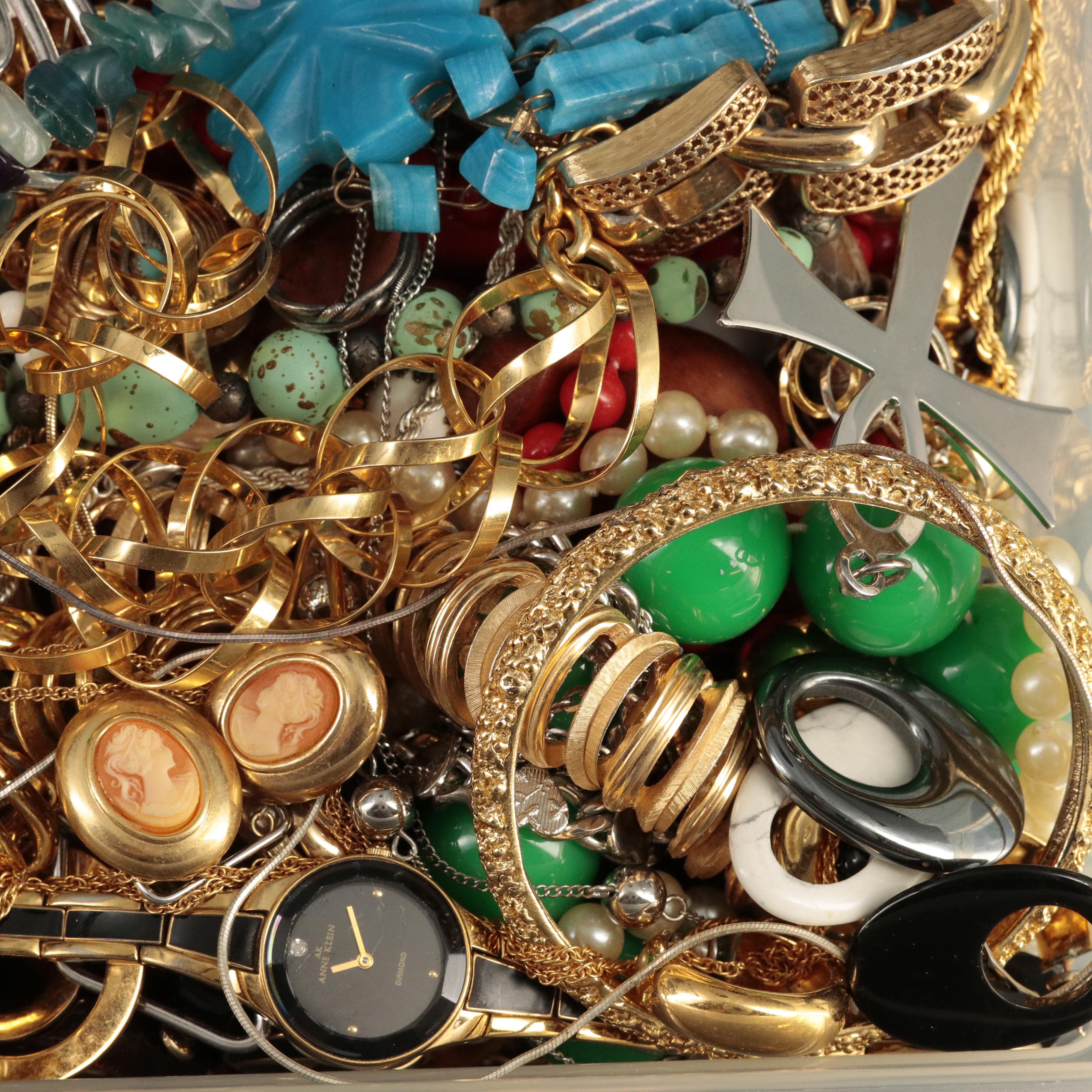 Uncommon Discoveries: Jewelry Collection