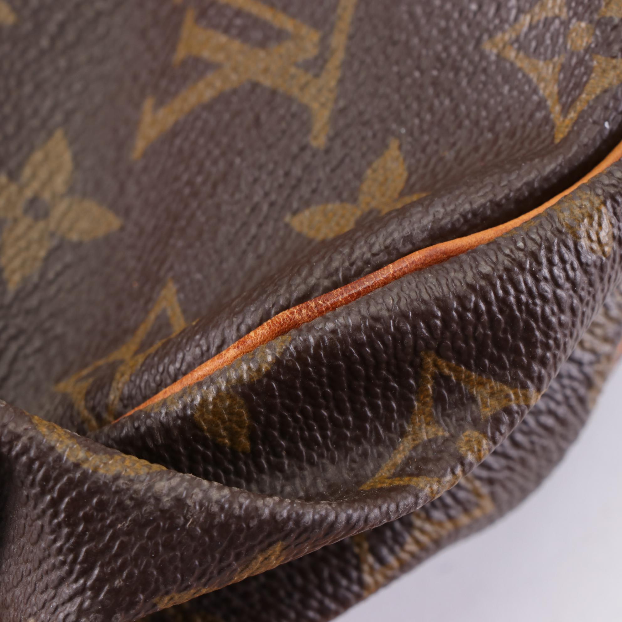 Louis Vuitton Saumur 35 in Monogram Canvas