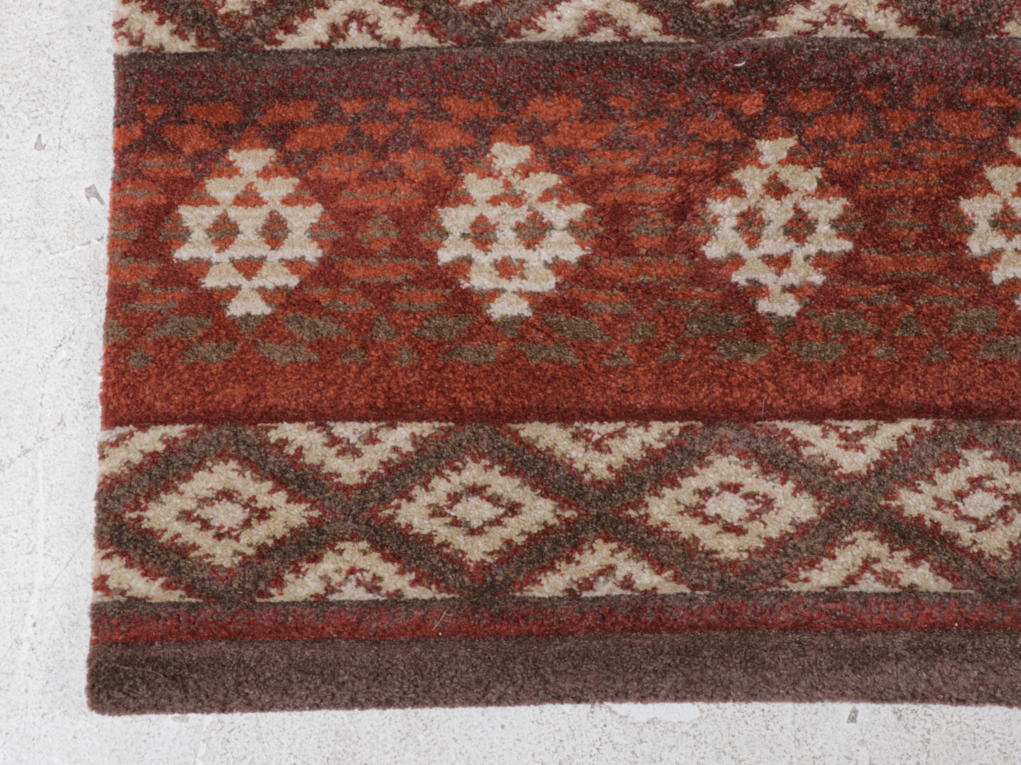 7'10 x 9'8 Machine Made Area Rug