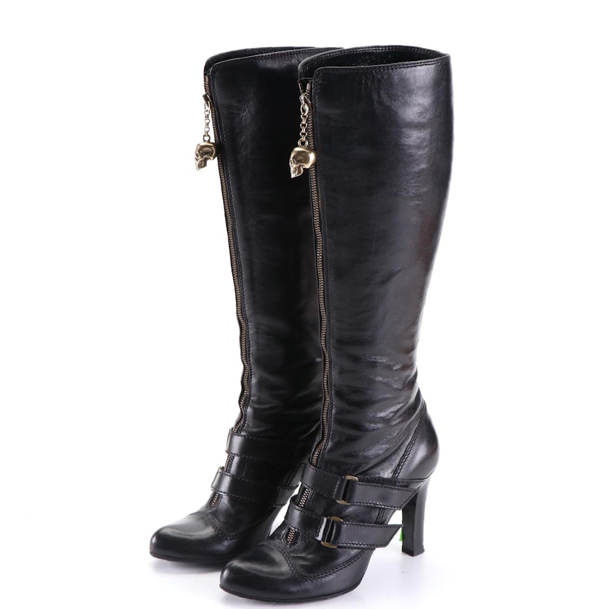 Alexander McQueen Zip-Front Boots in Black Leather with Skull Chain Zip Pull