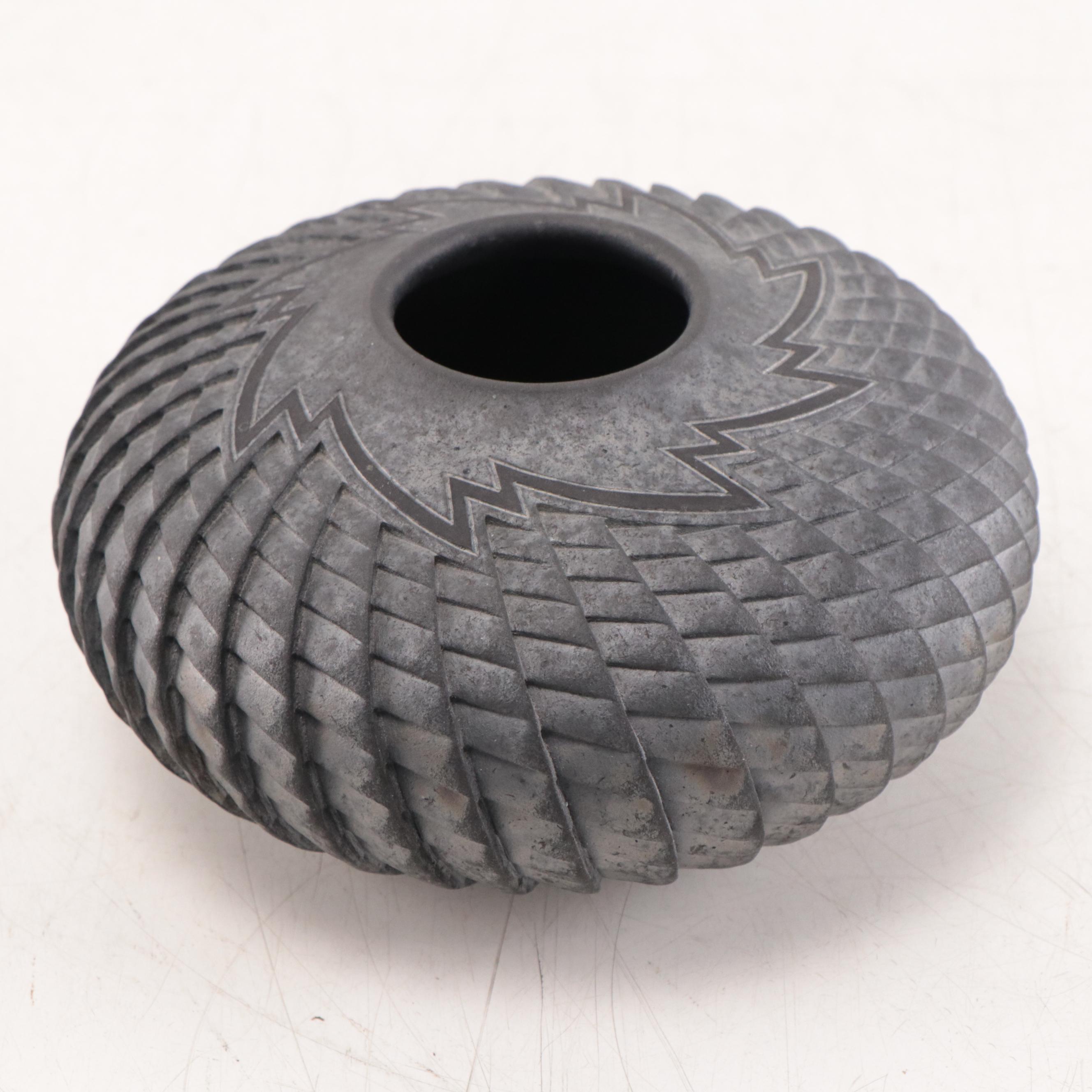 Kenneth Standhardt ZigZag and Lightning Theme Earthenware Vessel