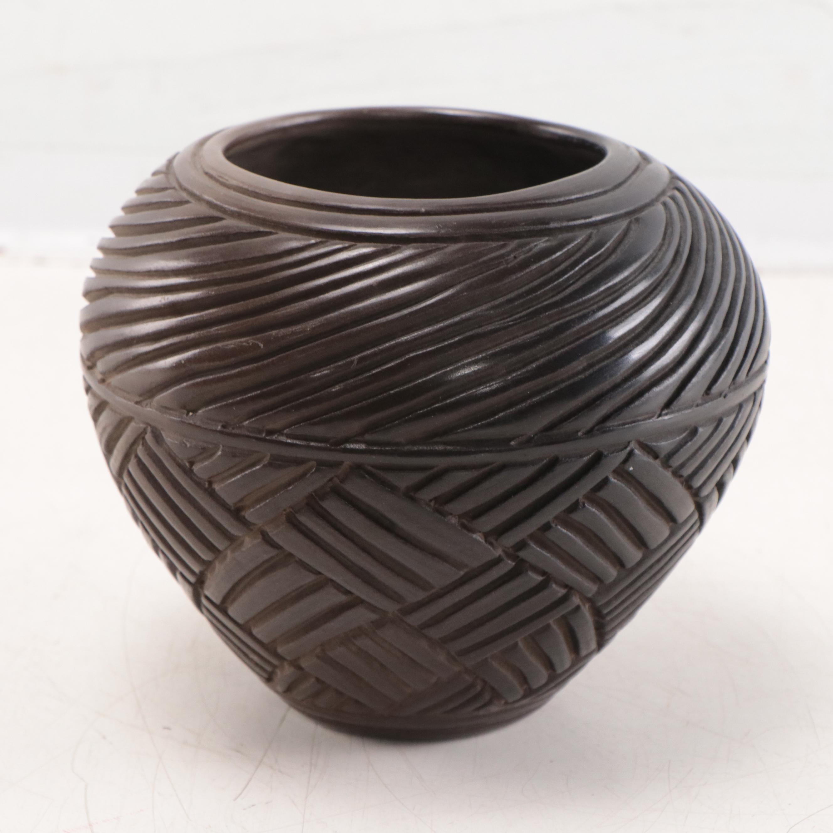 Joel Queen Cherokee Carved Earthenware Vessel, Late 20th Century