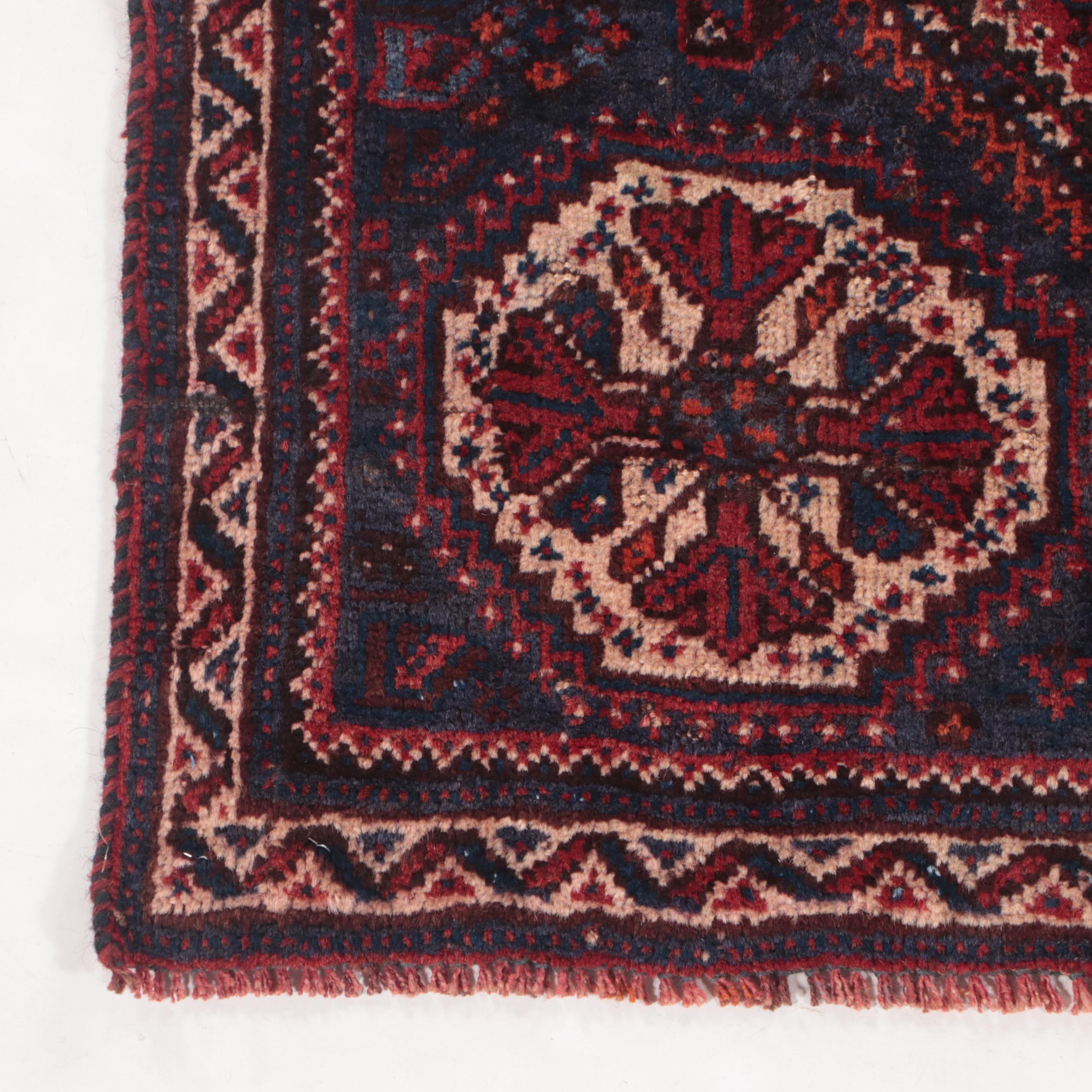 3'6 x 4'10 Hand-Knotted Persian Qashqai Accent Rug