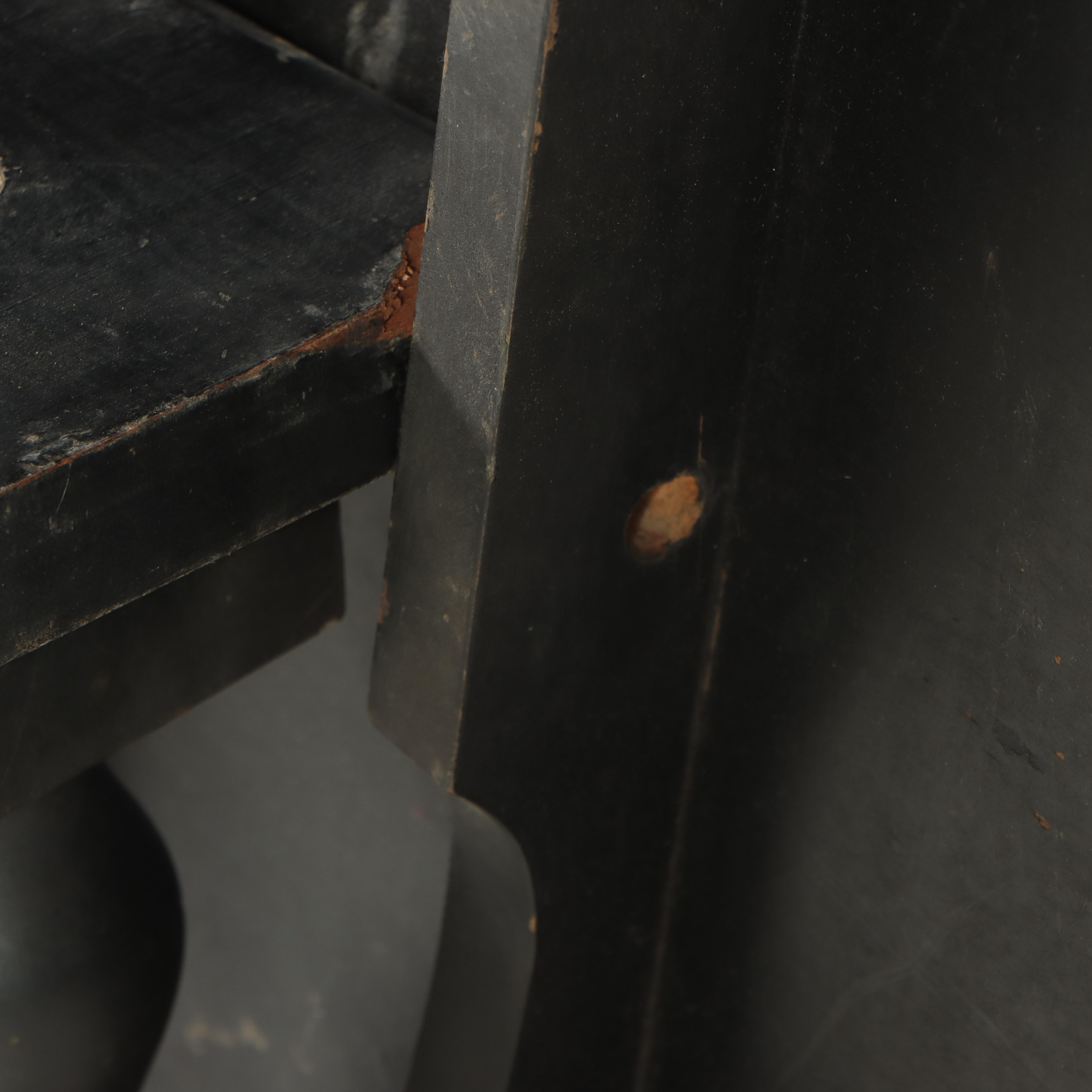 Neoclassical Style Paint-Decorated Tilt-Top Table, Early to Mid 20th Century