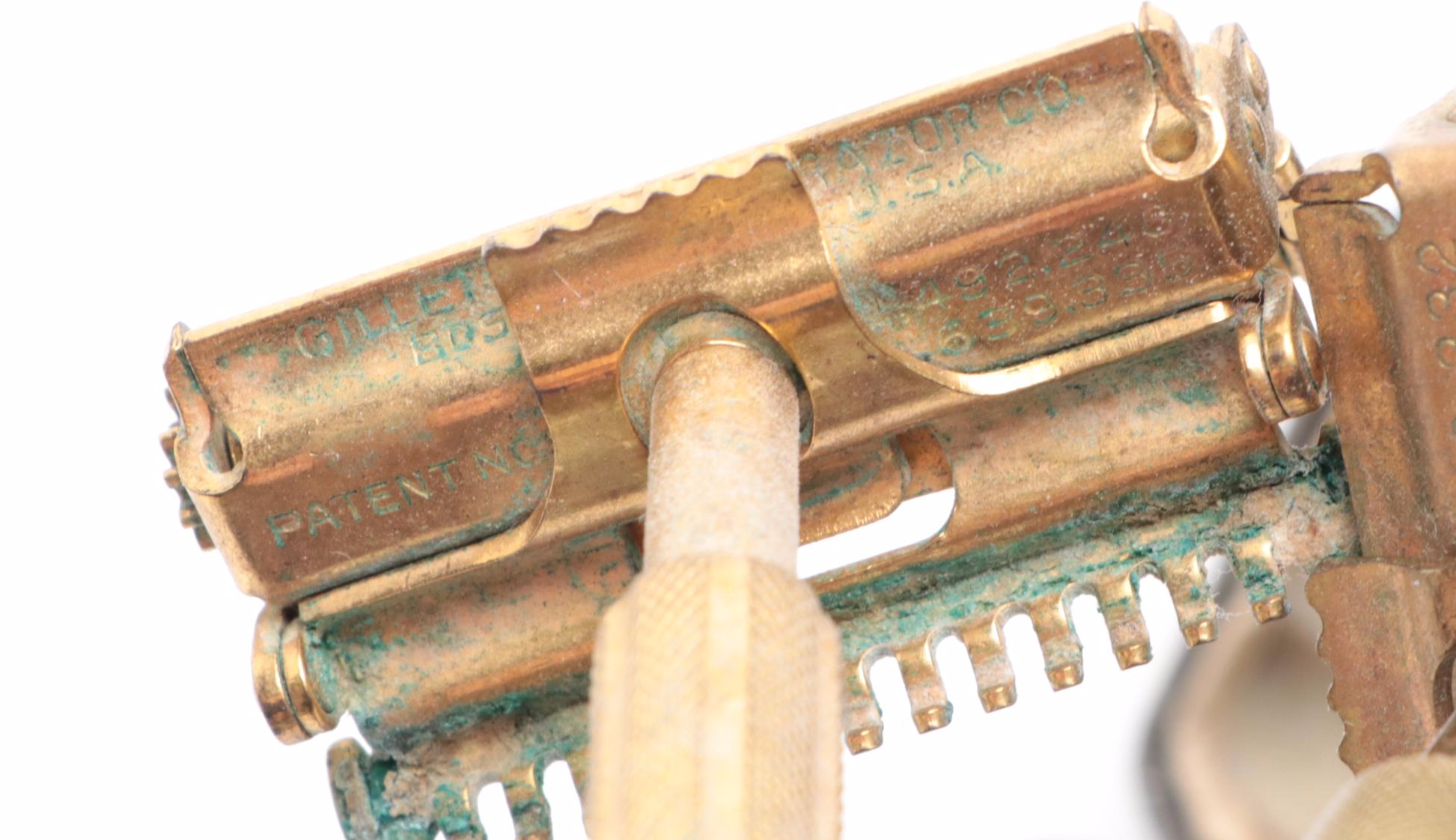 Bert's Bees Ceramic Shaving Mugs with Brushes and Razors