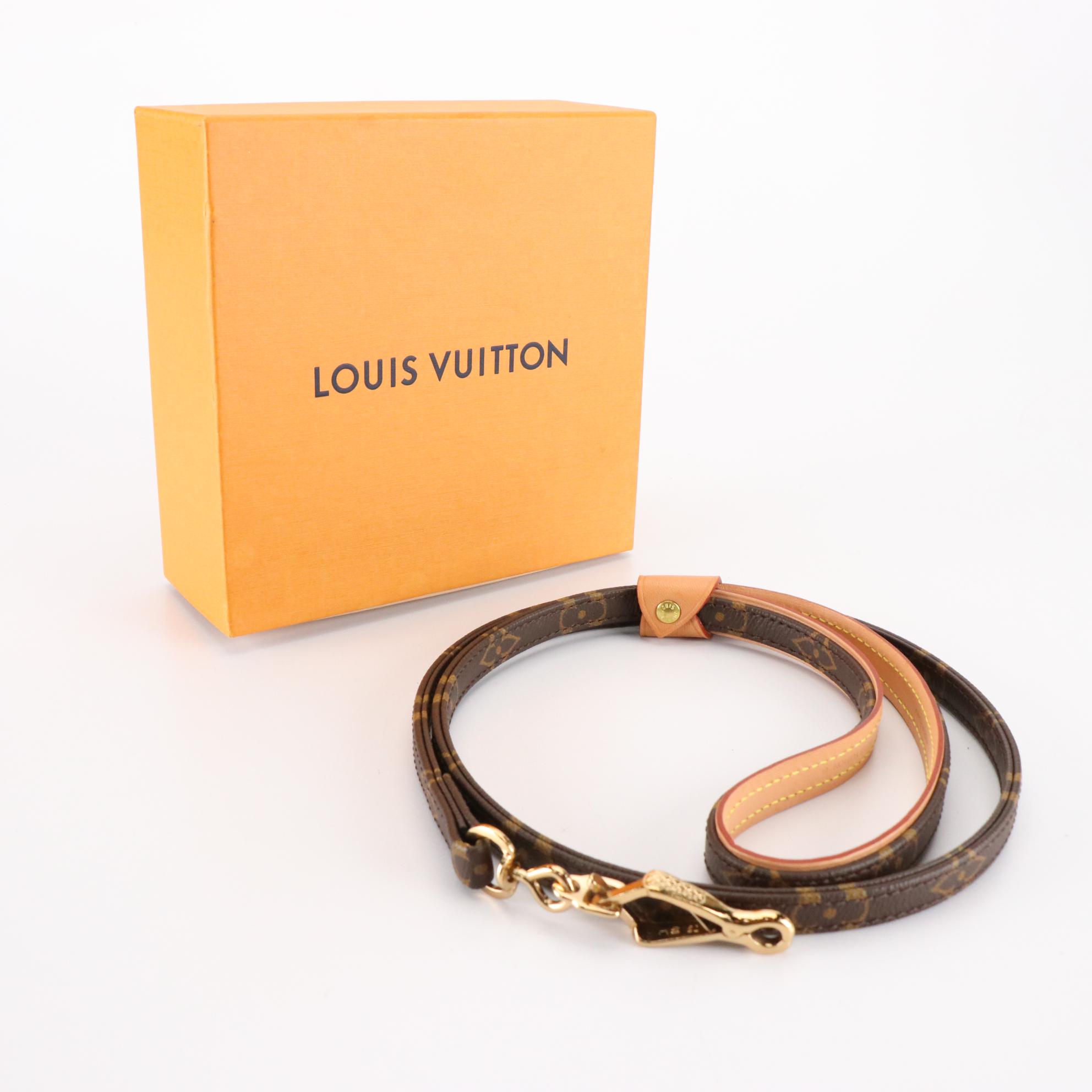 Louis Vuitton Baxter MM Pet Leash in Monogram Canvas and Leather with Box