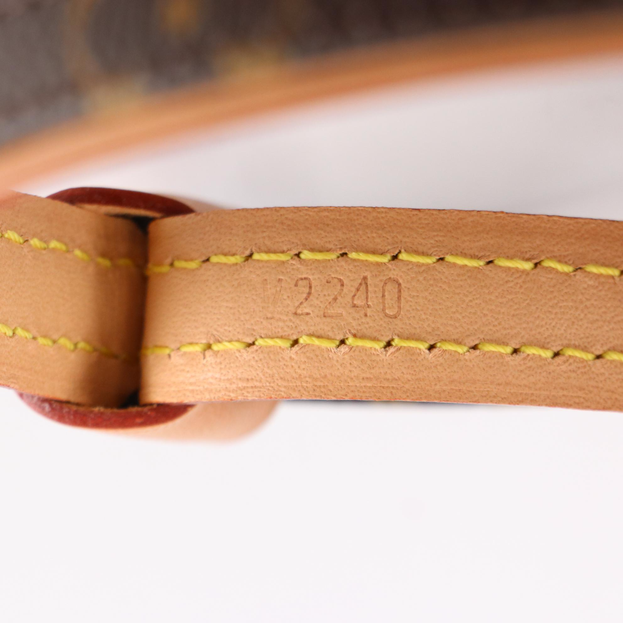 Louis Vuitton Baxter MM Pet Leash in Monogram Canvas and Leather with Box