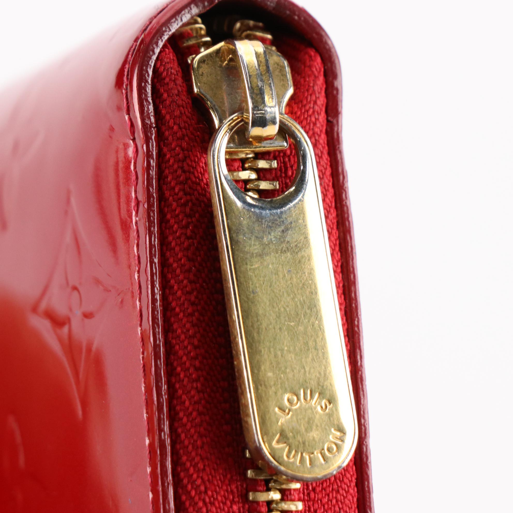Louis Vuitton Zippy Wallet in Pomme D'Amour Monogram Vernis