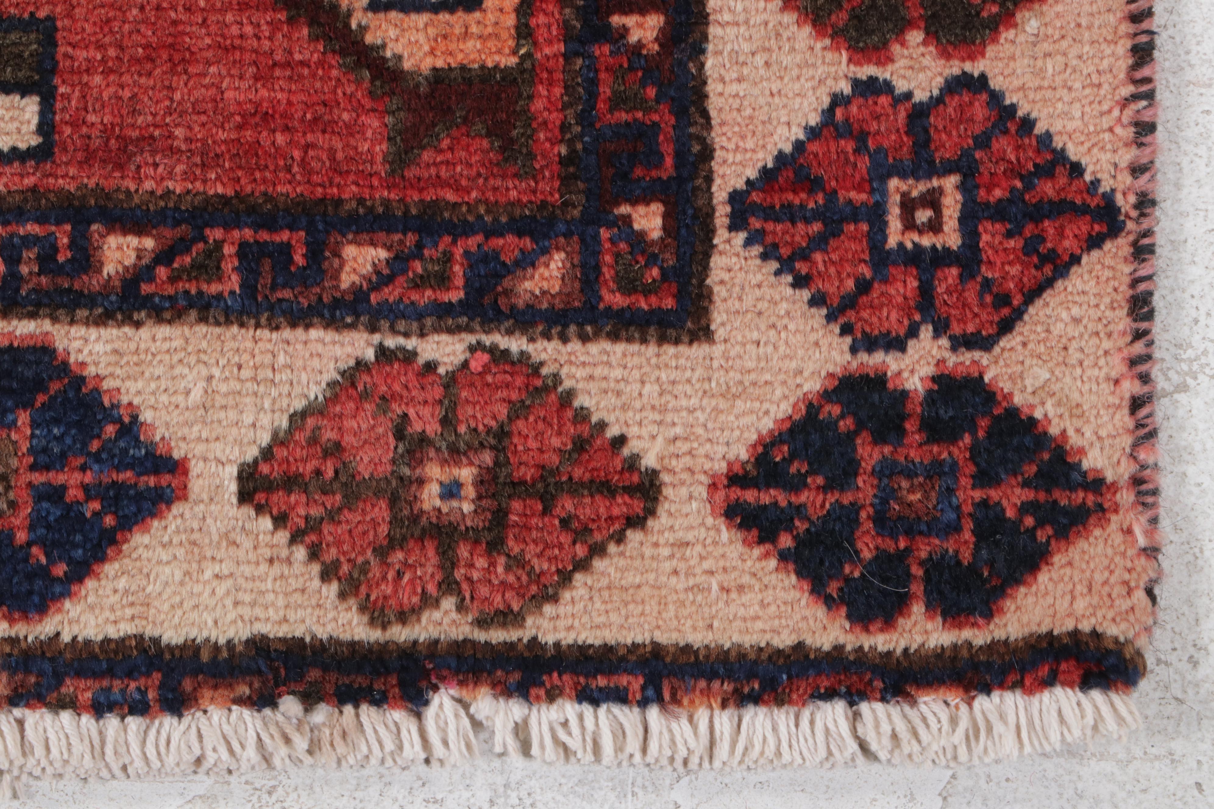 4'9 x 9'4 Hand-Knotted Turkish Dazkırı Area Rug