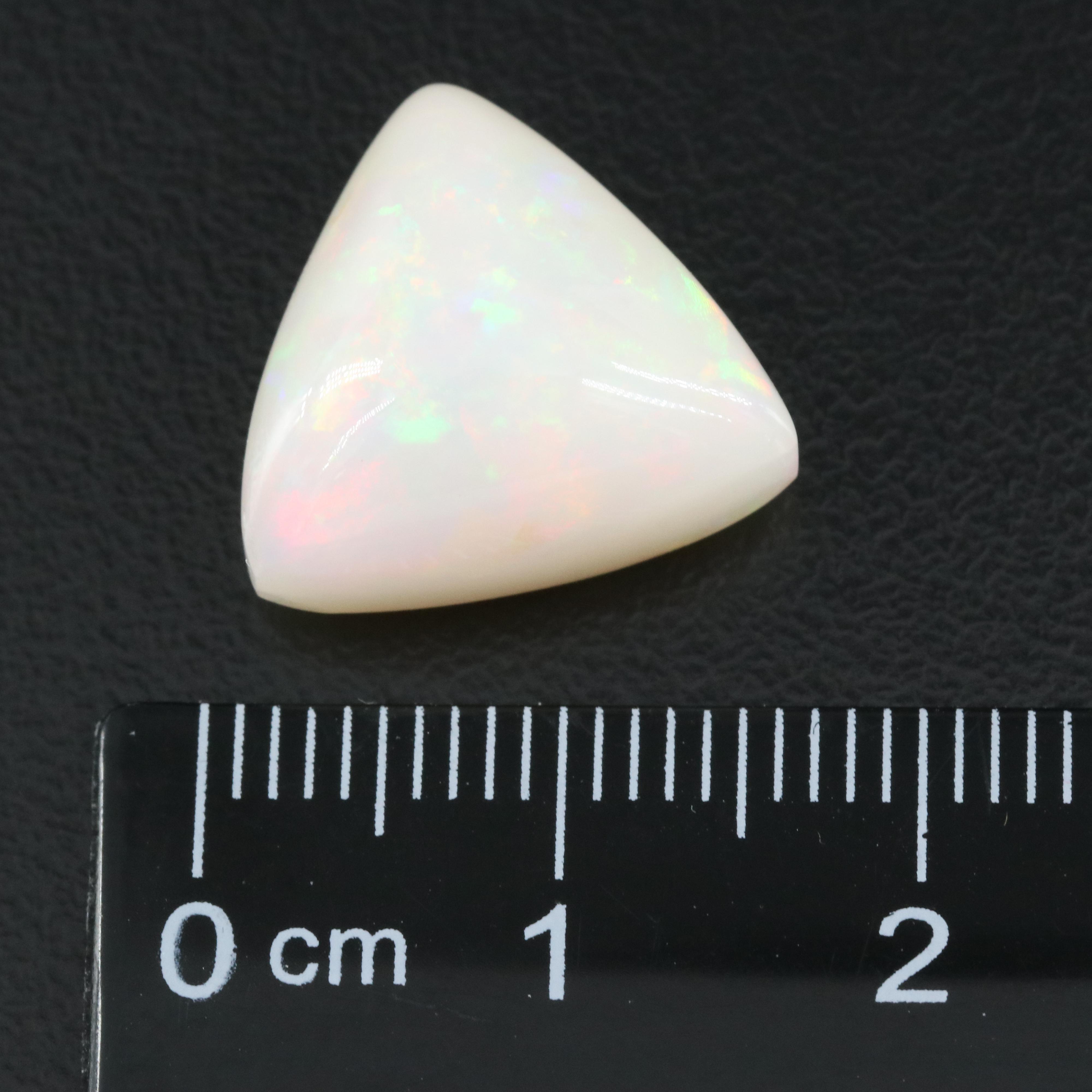 Loose 8.63 CT Opal