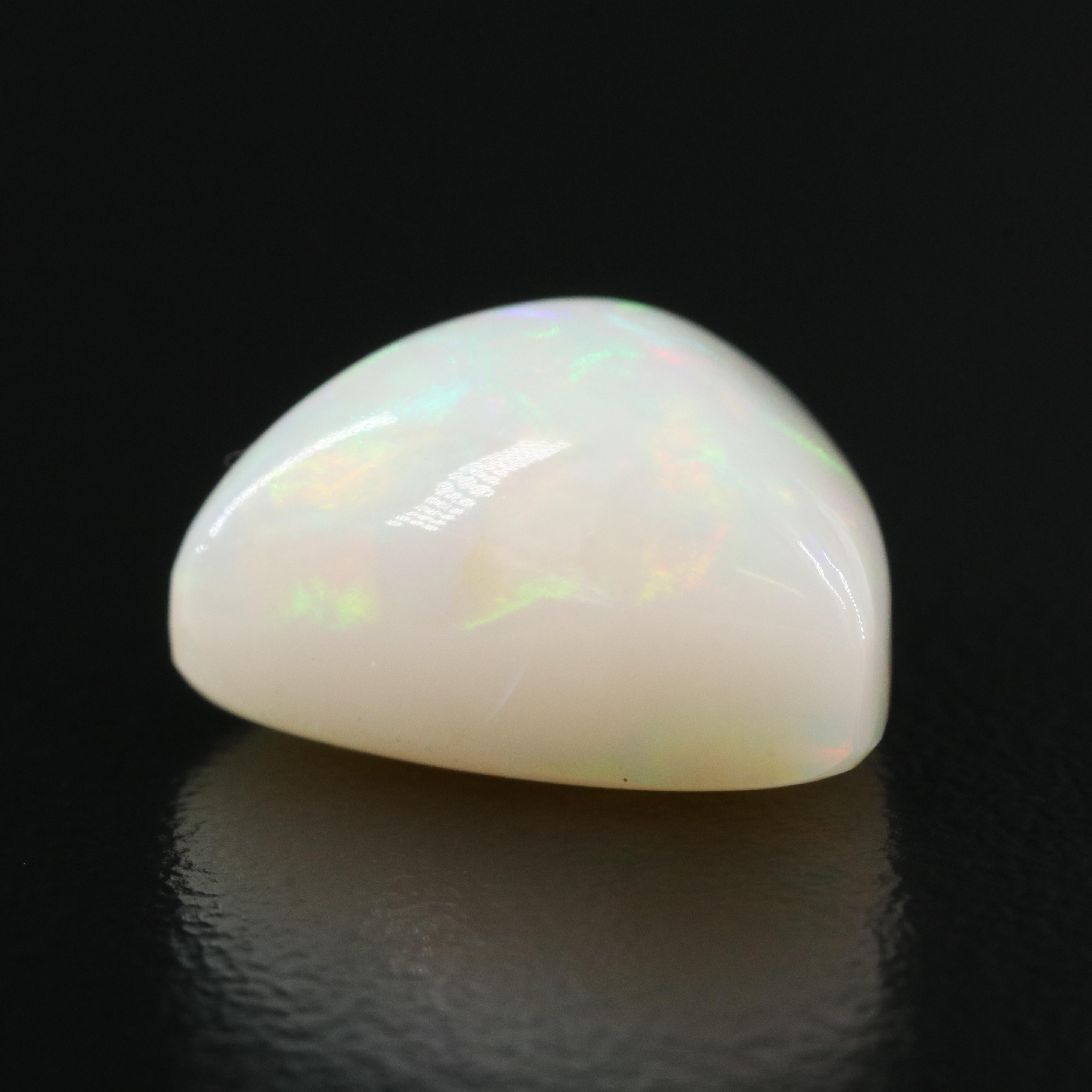 Loose 8.63 CT Opal