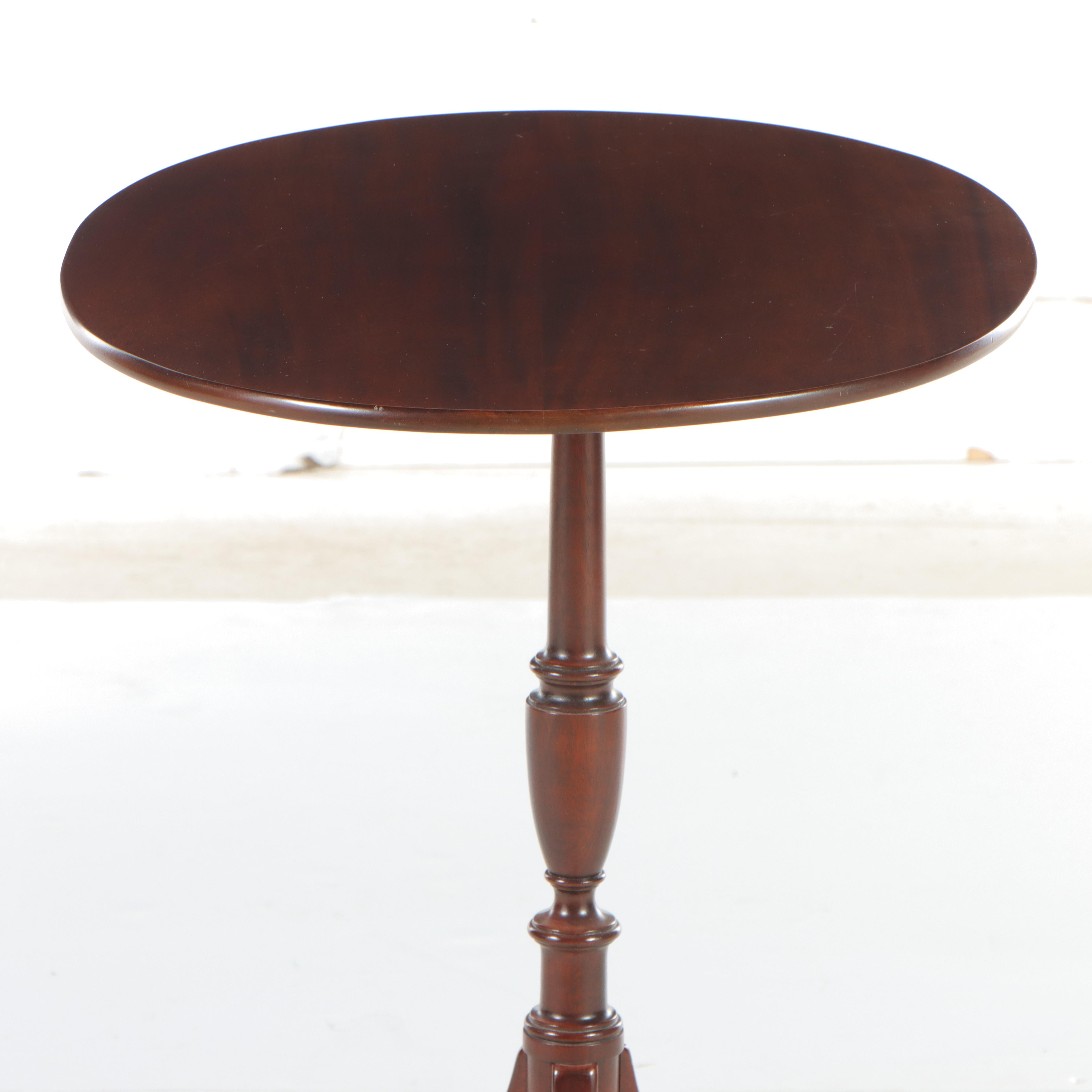 Federal Style Mahogany Candlestand
