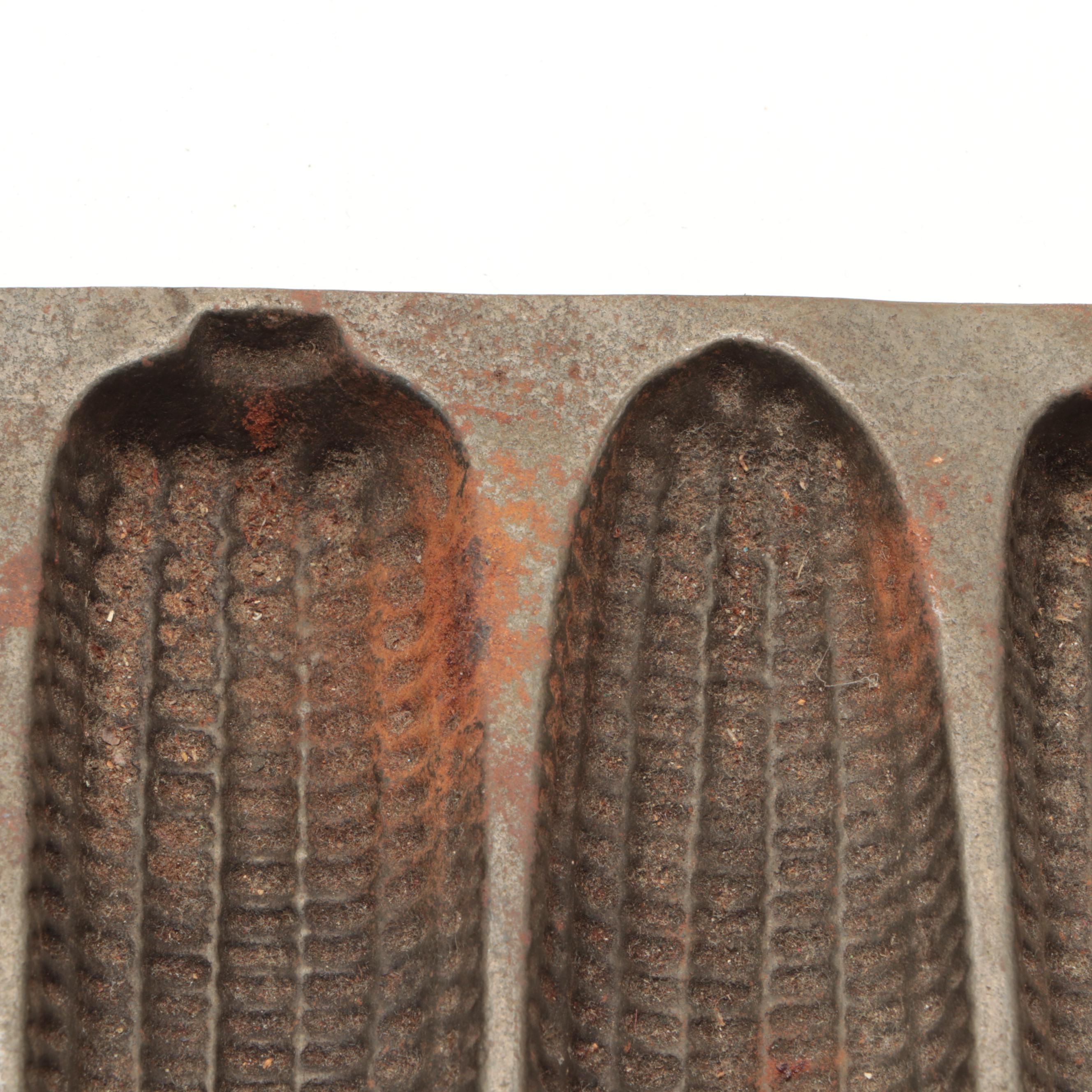 Wagner Cast Iron Dutch Oven with Other Cornbread Molds