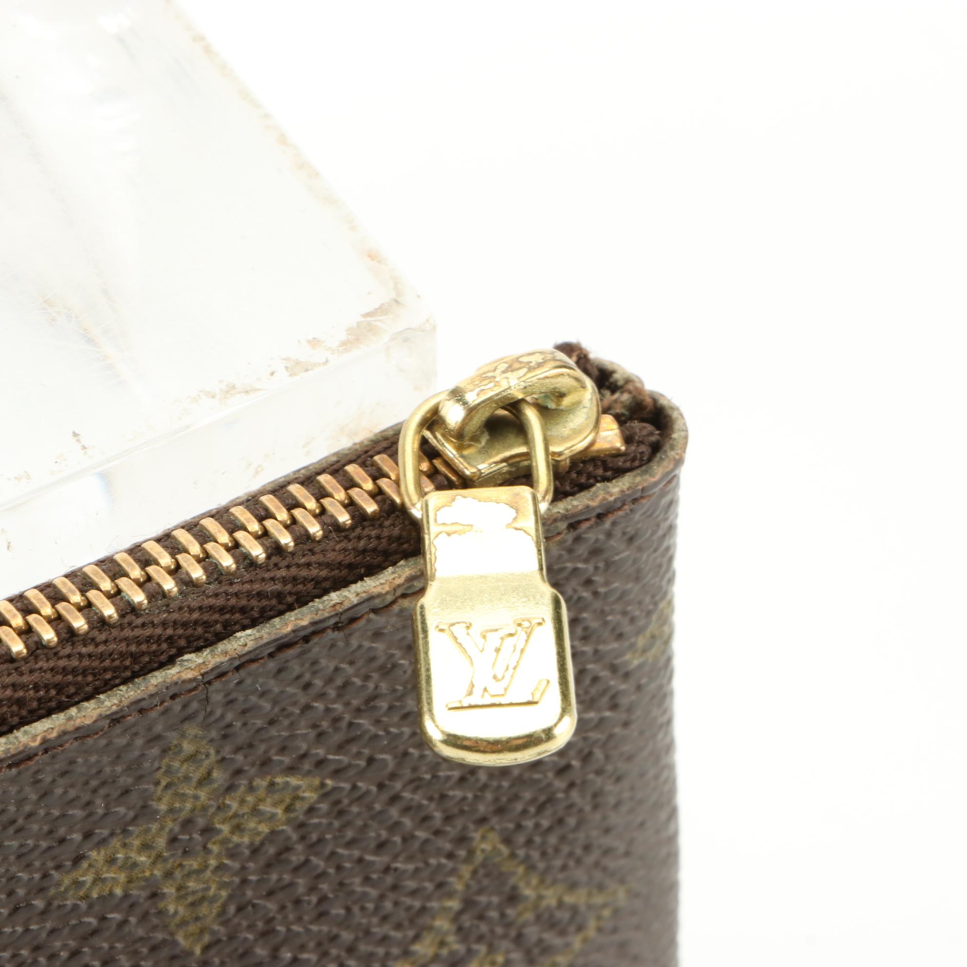 Louis Vuitton Key Pouch in Monogram Canvas