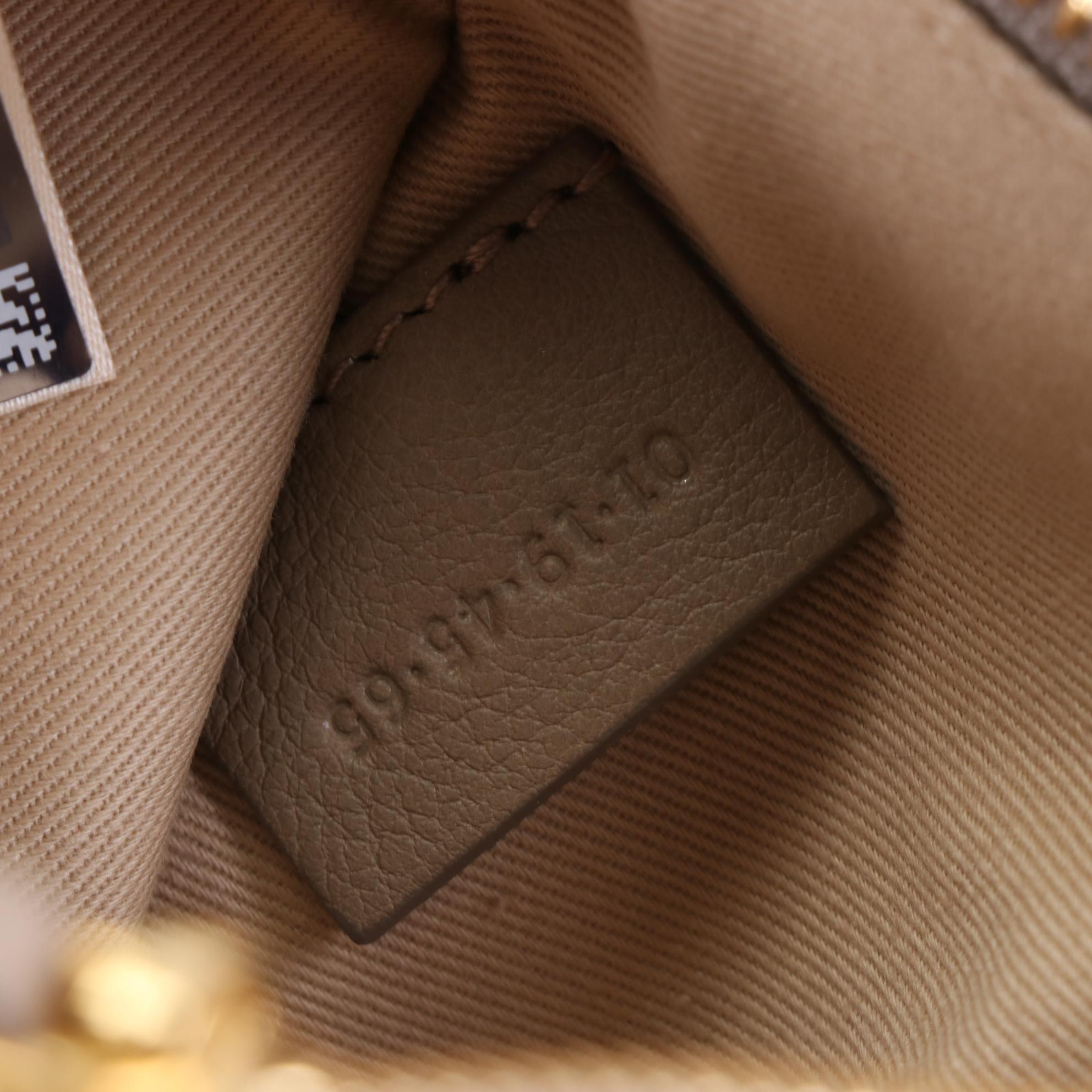 Chloé Medium Vick Tote in Grain Leather with Zip Pouch