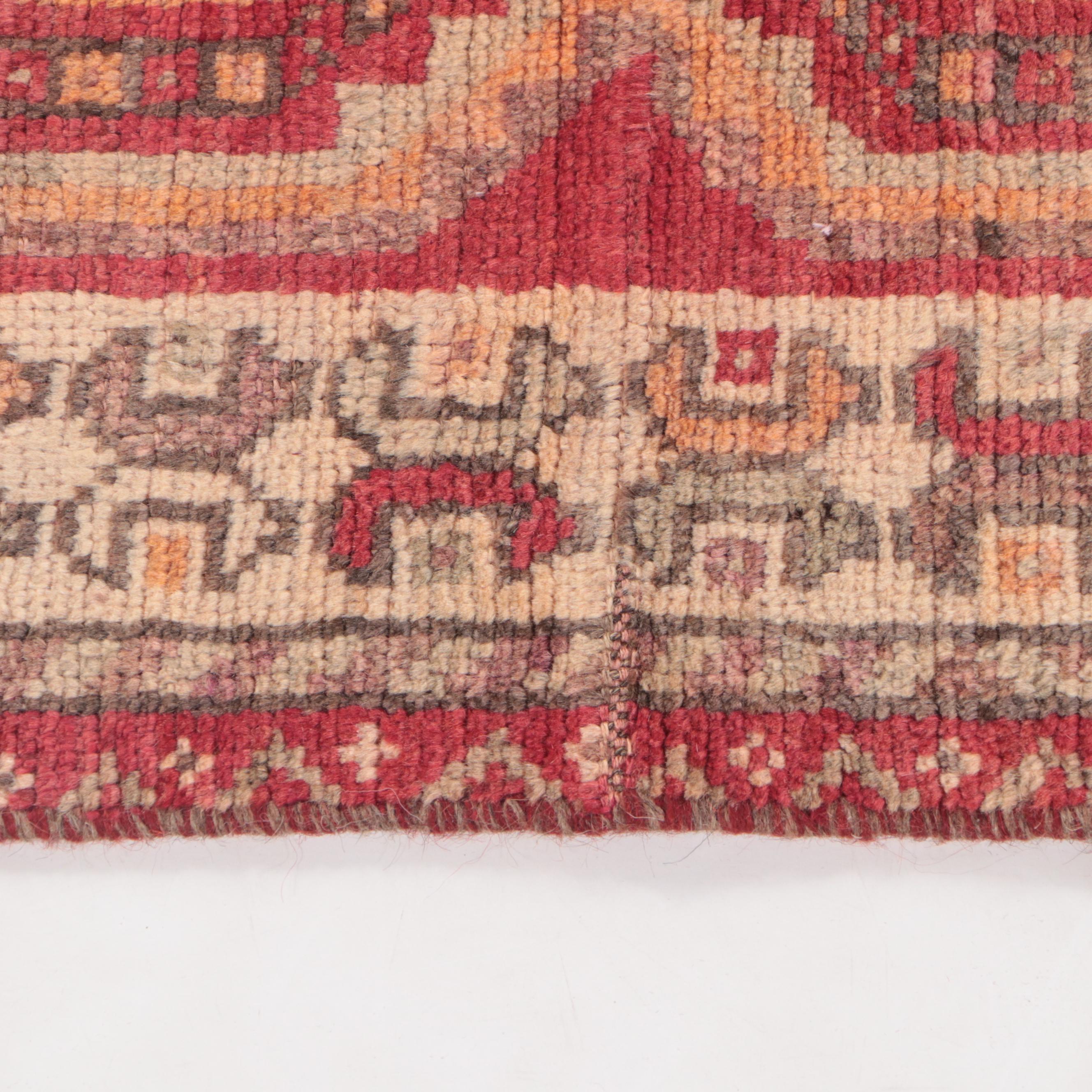 4'9 x 8'5 Hand-Knotted Persian Shiraz Area Rug