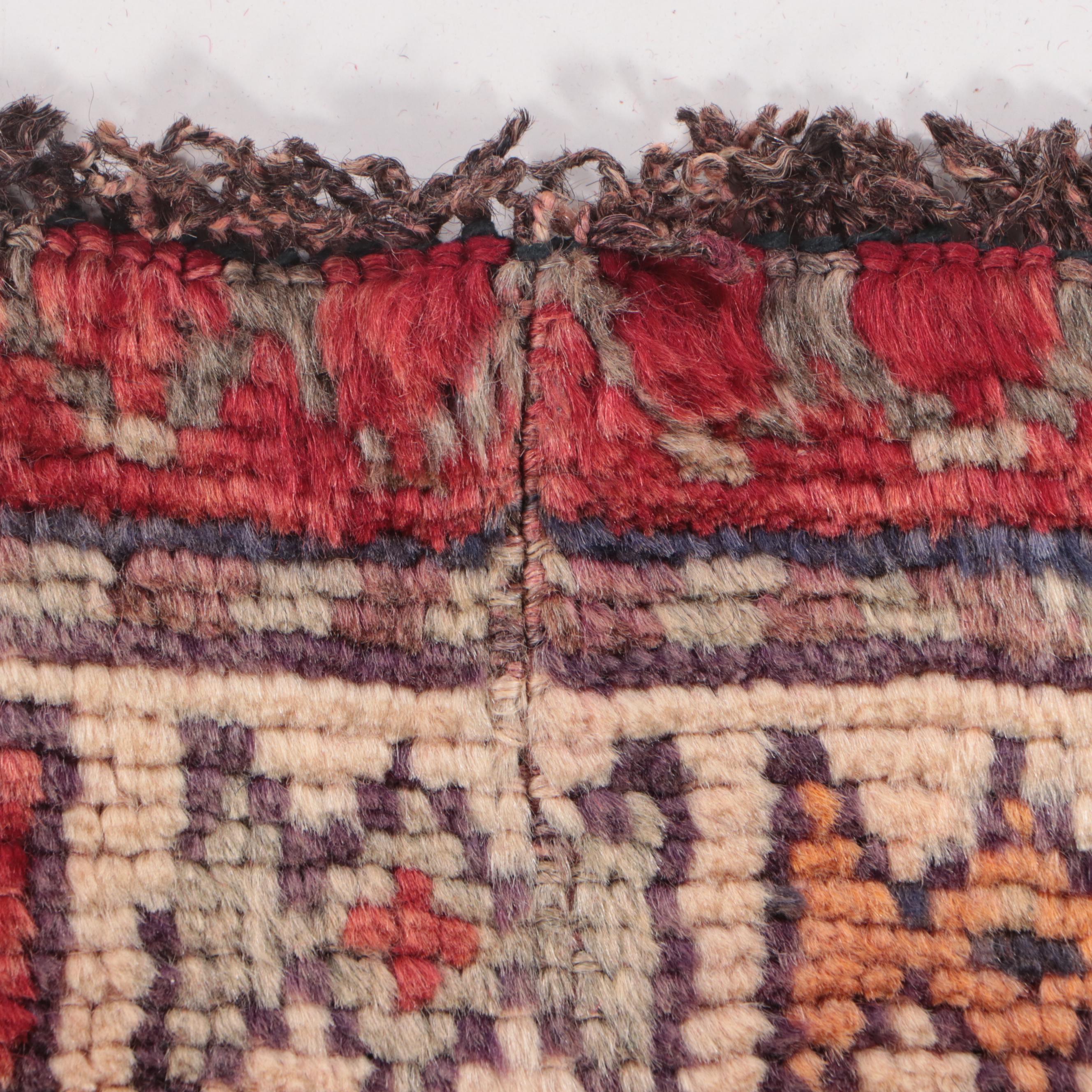 4'9 x 8'5 Hand-Knotted Persian Shiraz Area Rug