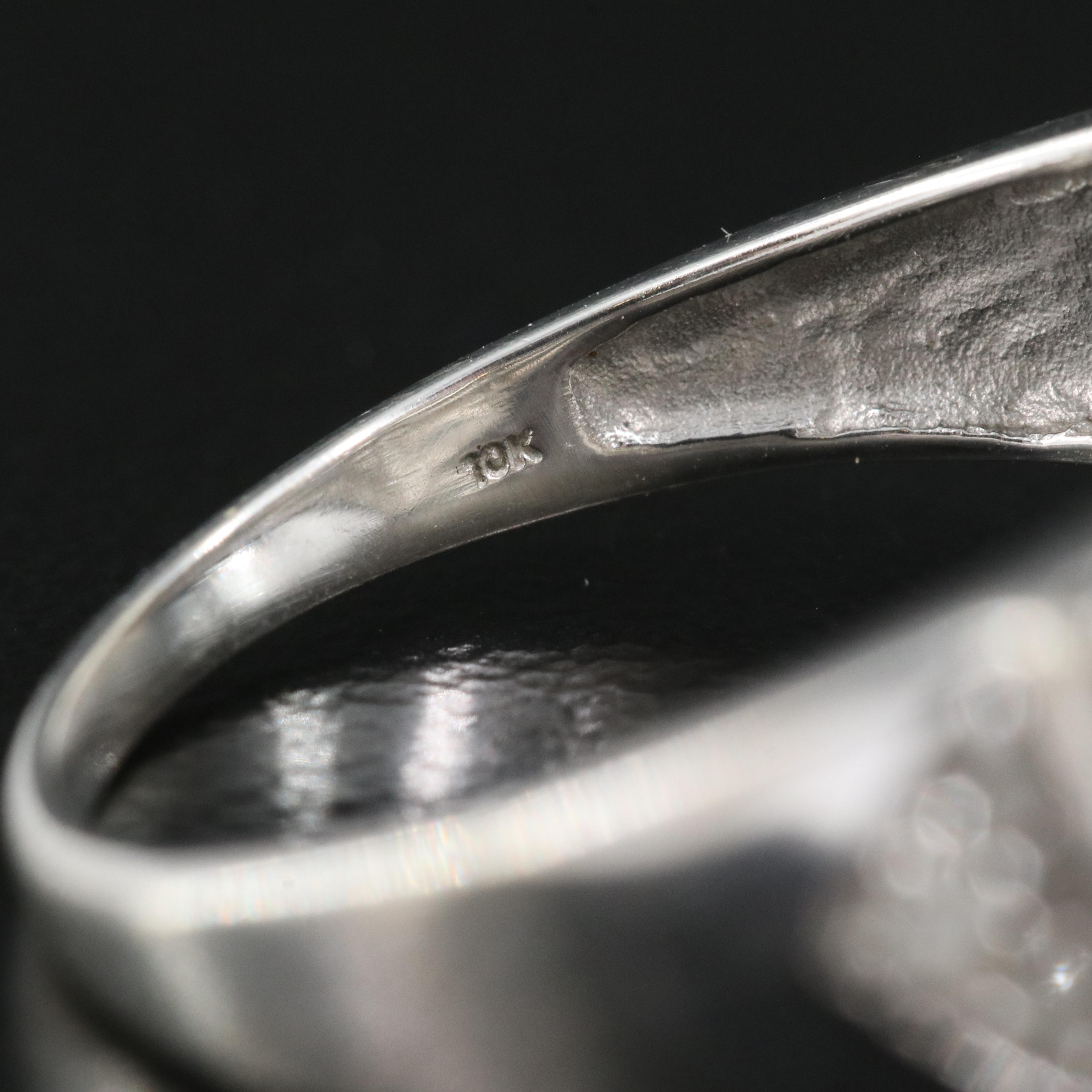 10K 0.99 CTW Diamond Buckle Ring