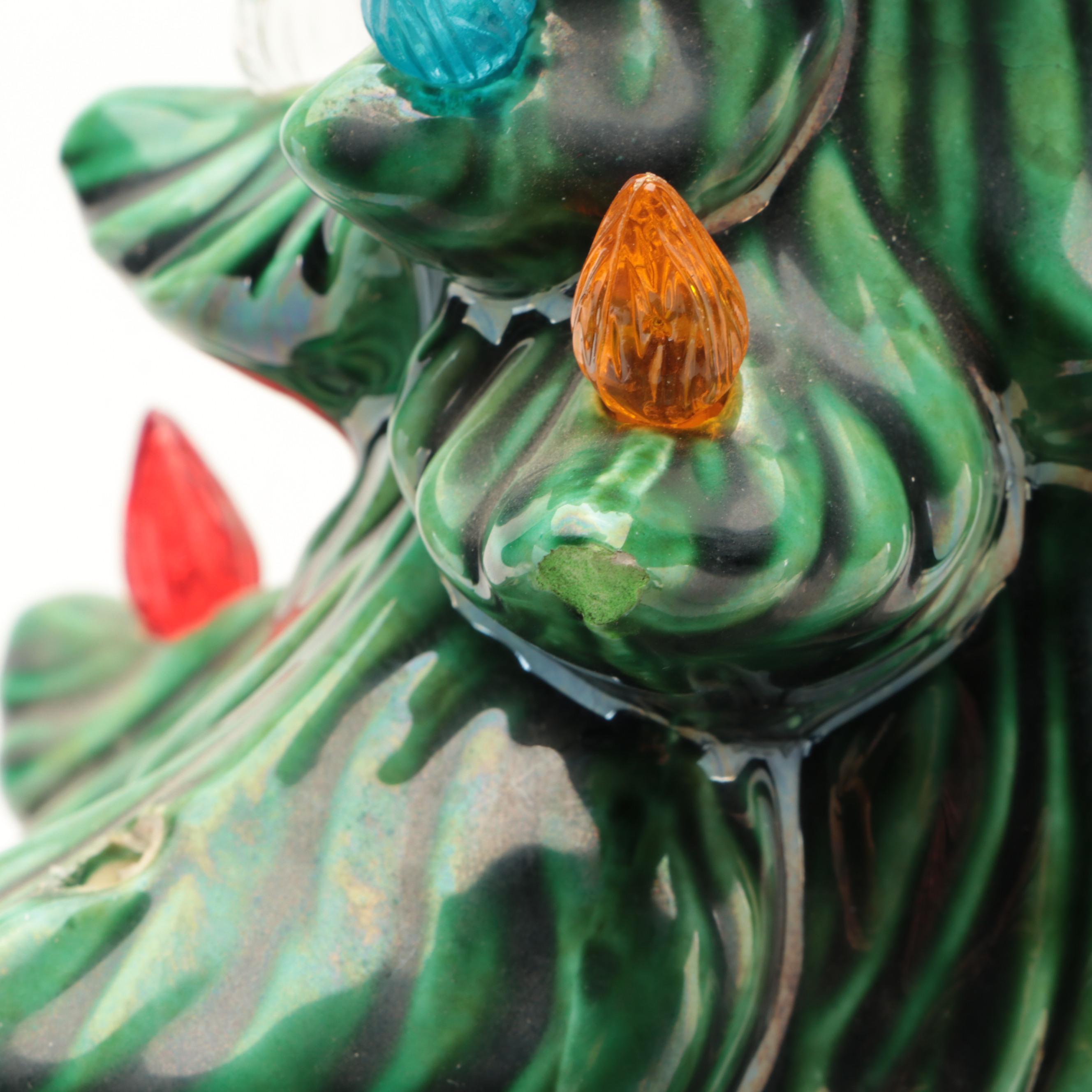 Atlantic Mold Illuminated Ceramic Tabletop Christmas Tree, Late 20th Century