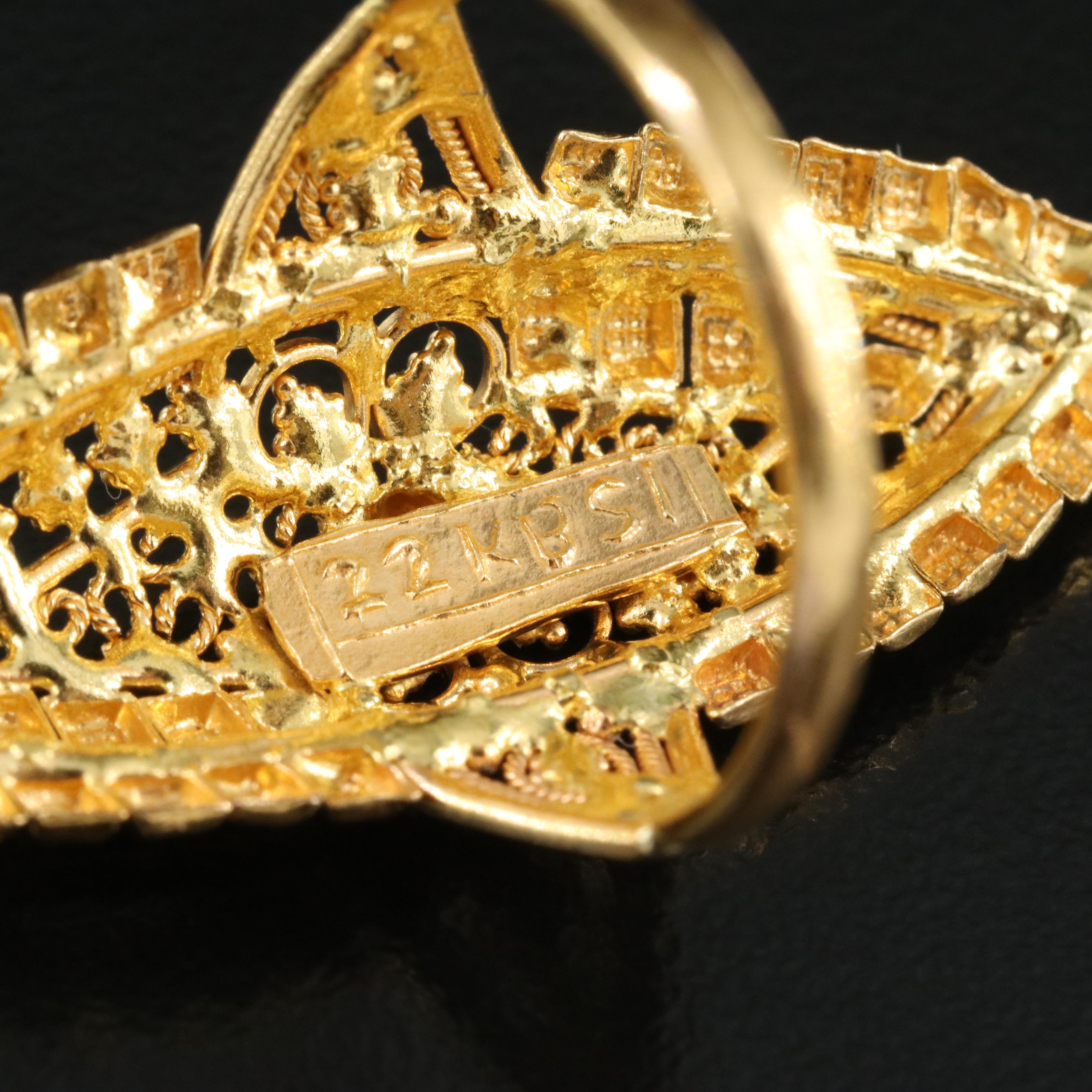 22K Granulated Navette Ring