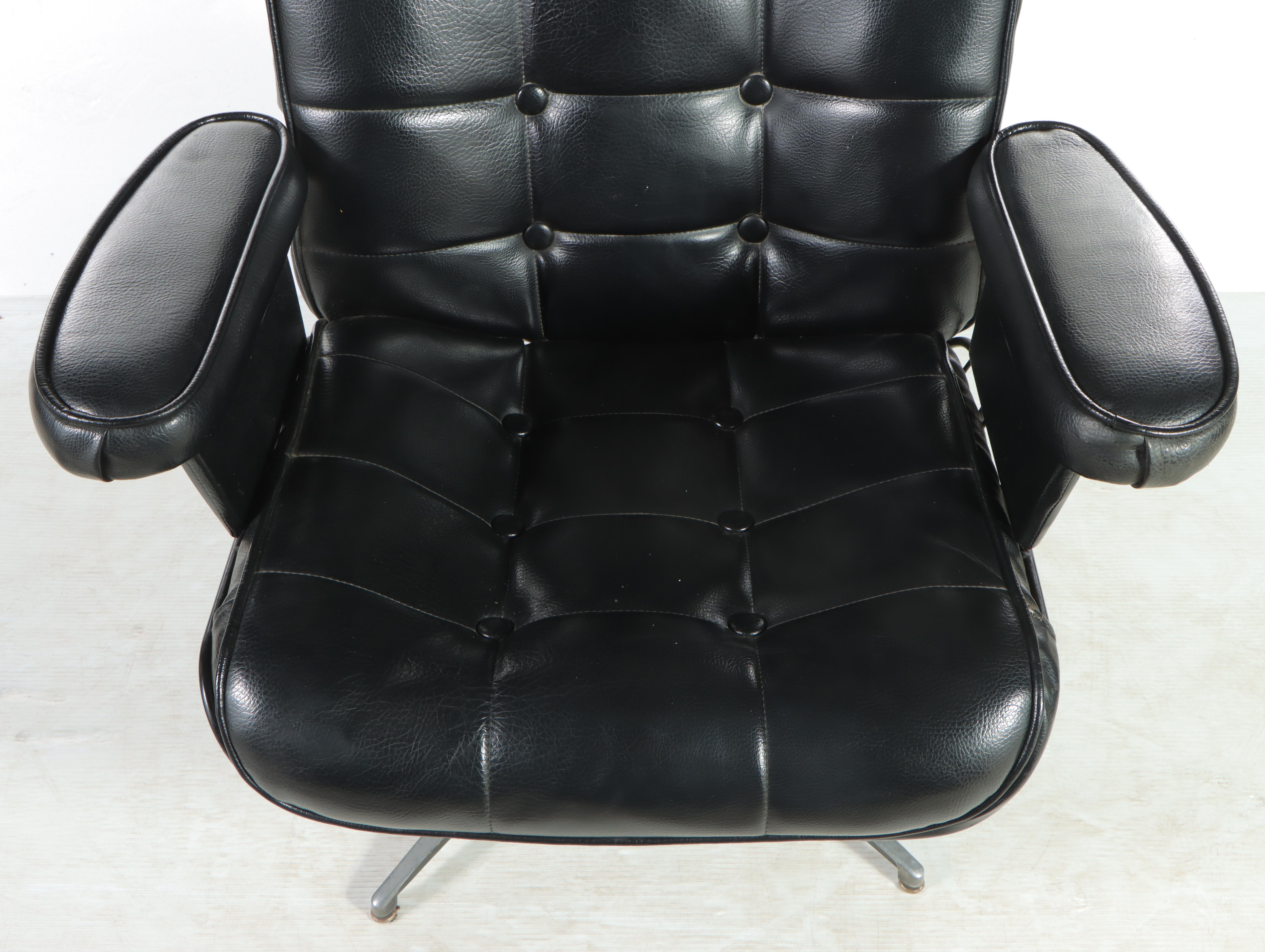 Homecrest Industries Inc. Mid Century Modern Swivel-Rocker with Ottoman