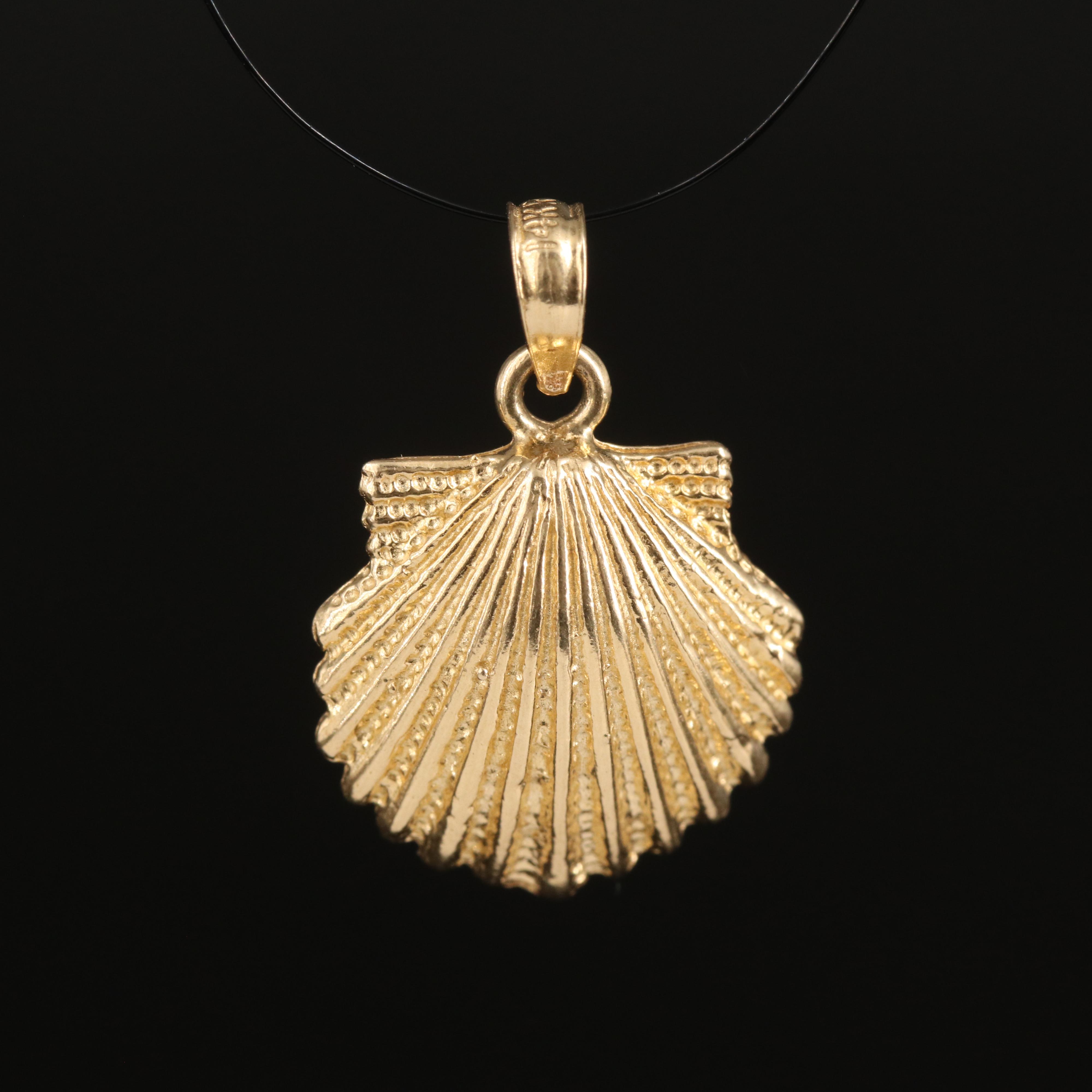 14K Shell Pendant