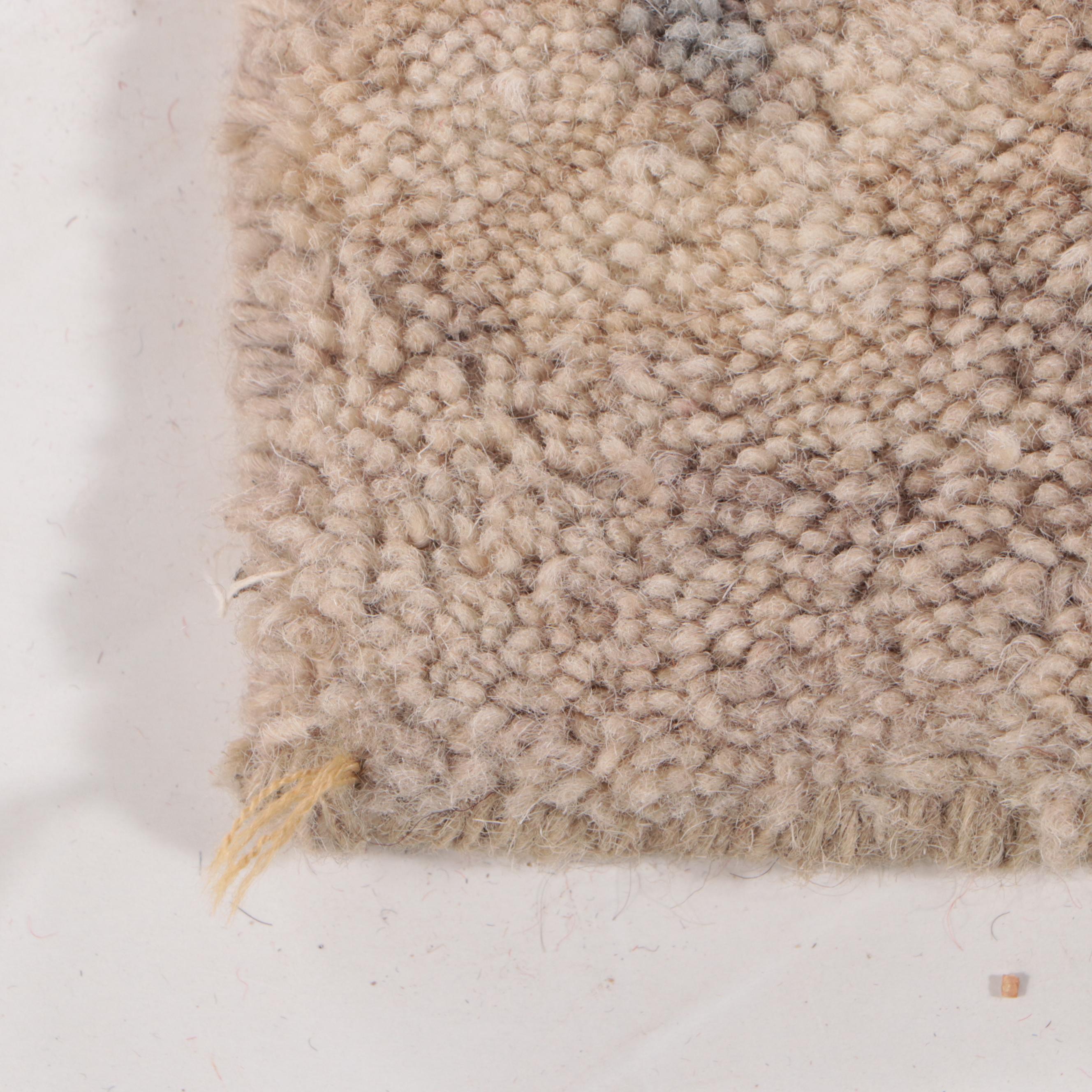 2'5 x 8' Kaleen "Helena" Machine-Made Wool Long Rug