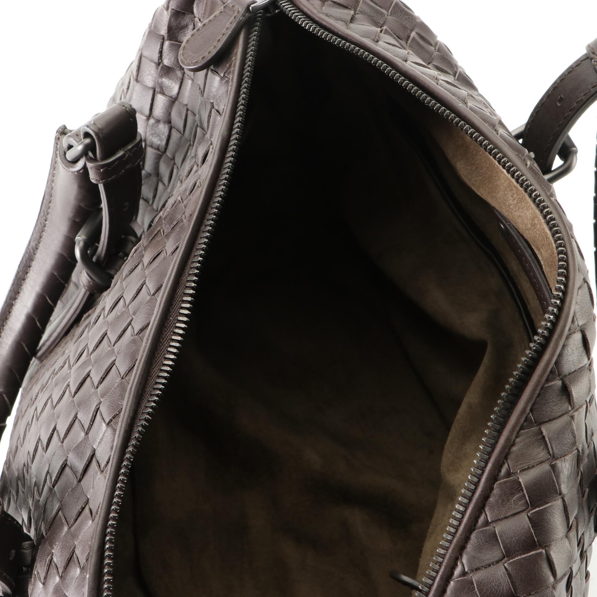 Bottega Veneta New Boston Bag in Intrecciato Nappa Leather