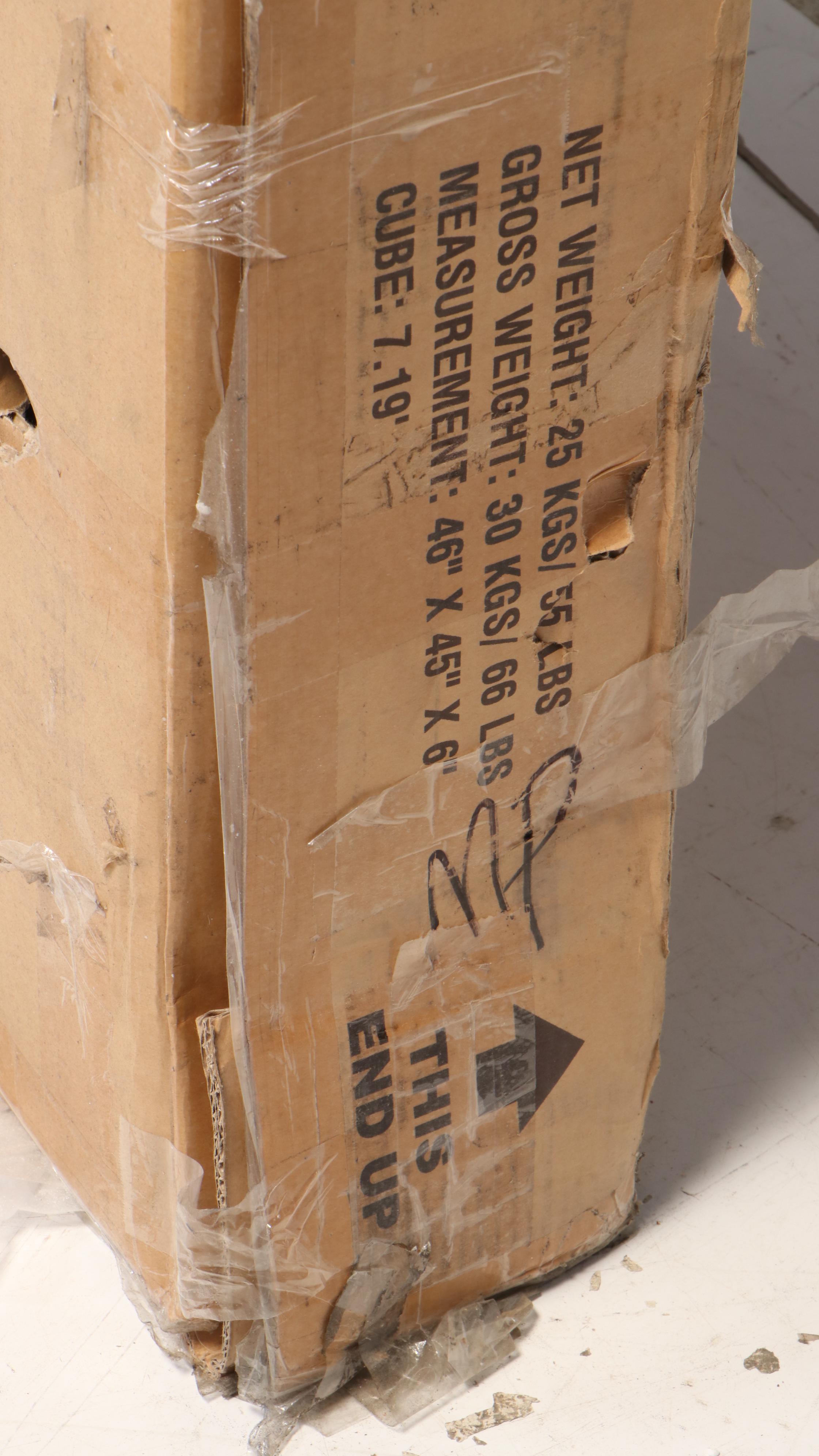 Hillsdale Furniture Charleston 42" Round Counter Height Pub Table