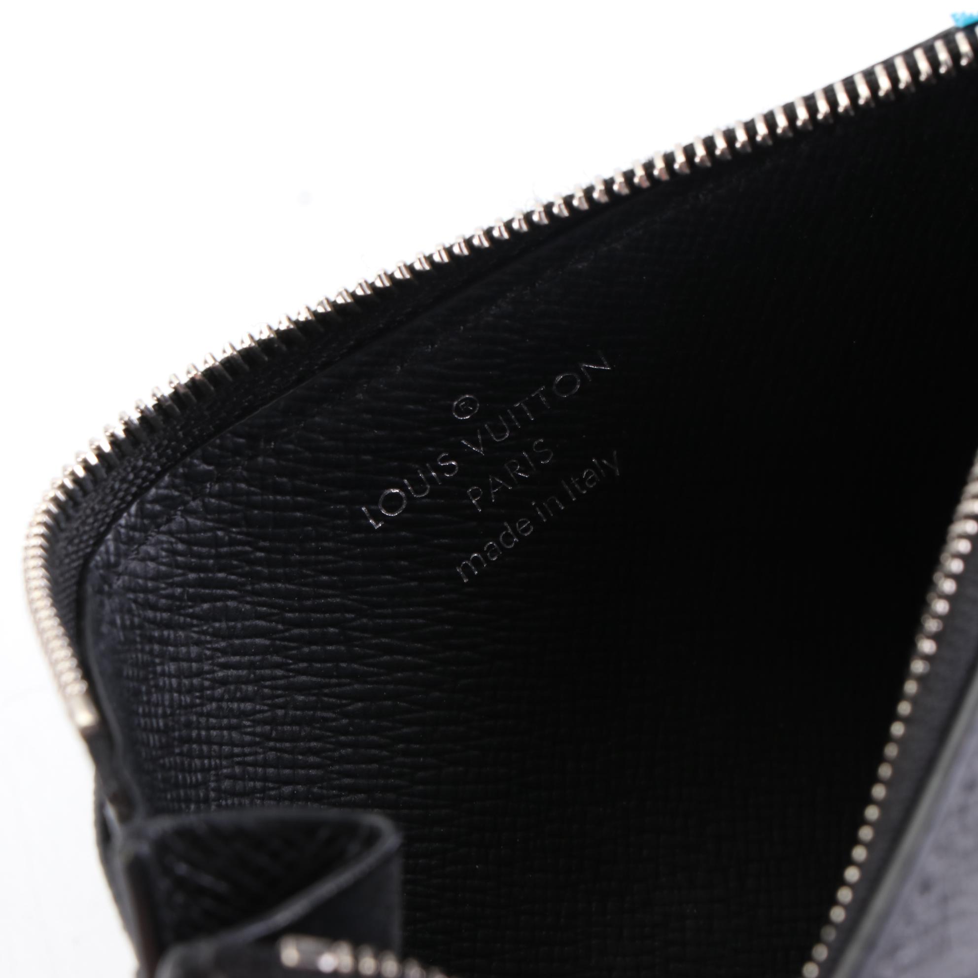 Louis Vuitton Card Holder/Coin Purse in Taïga Leather