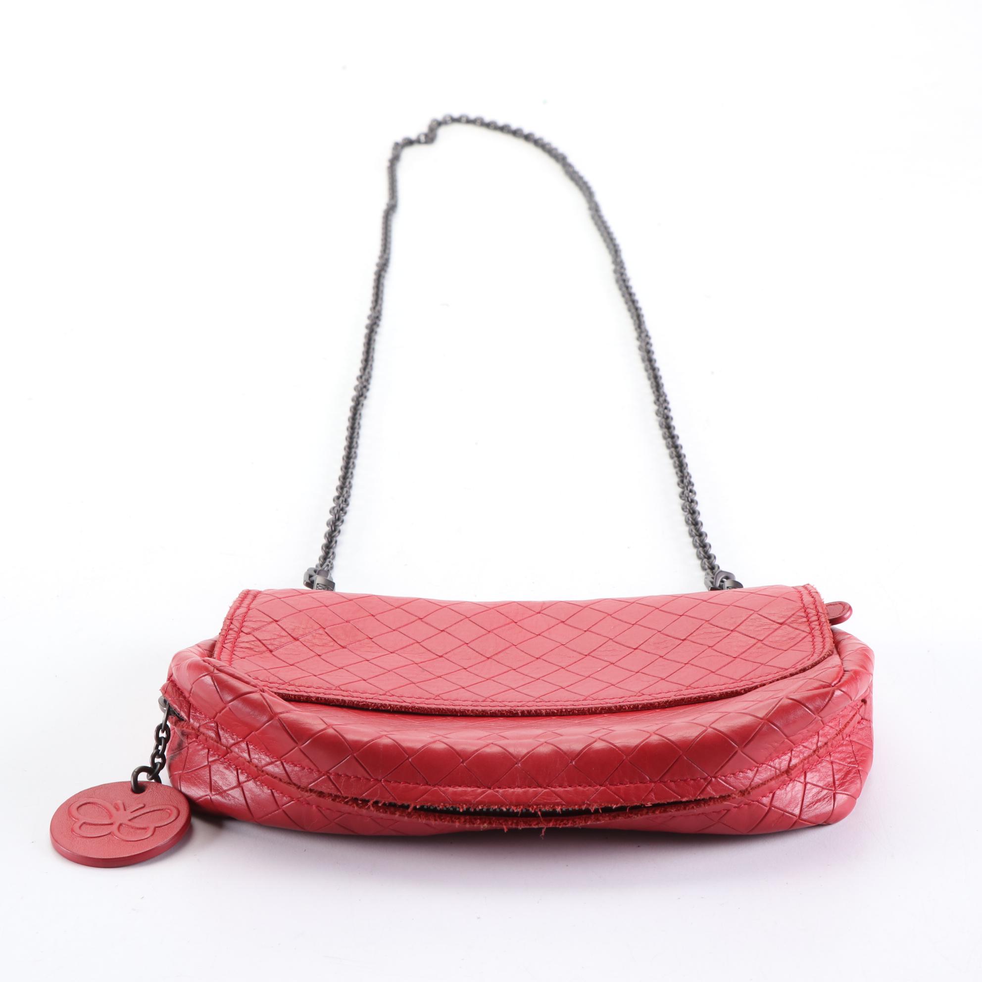 Bottega Veneta Clutch Crossbody Bag in Intrecciomirage Nappa Leather
