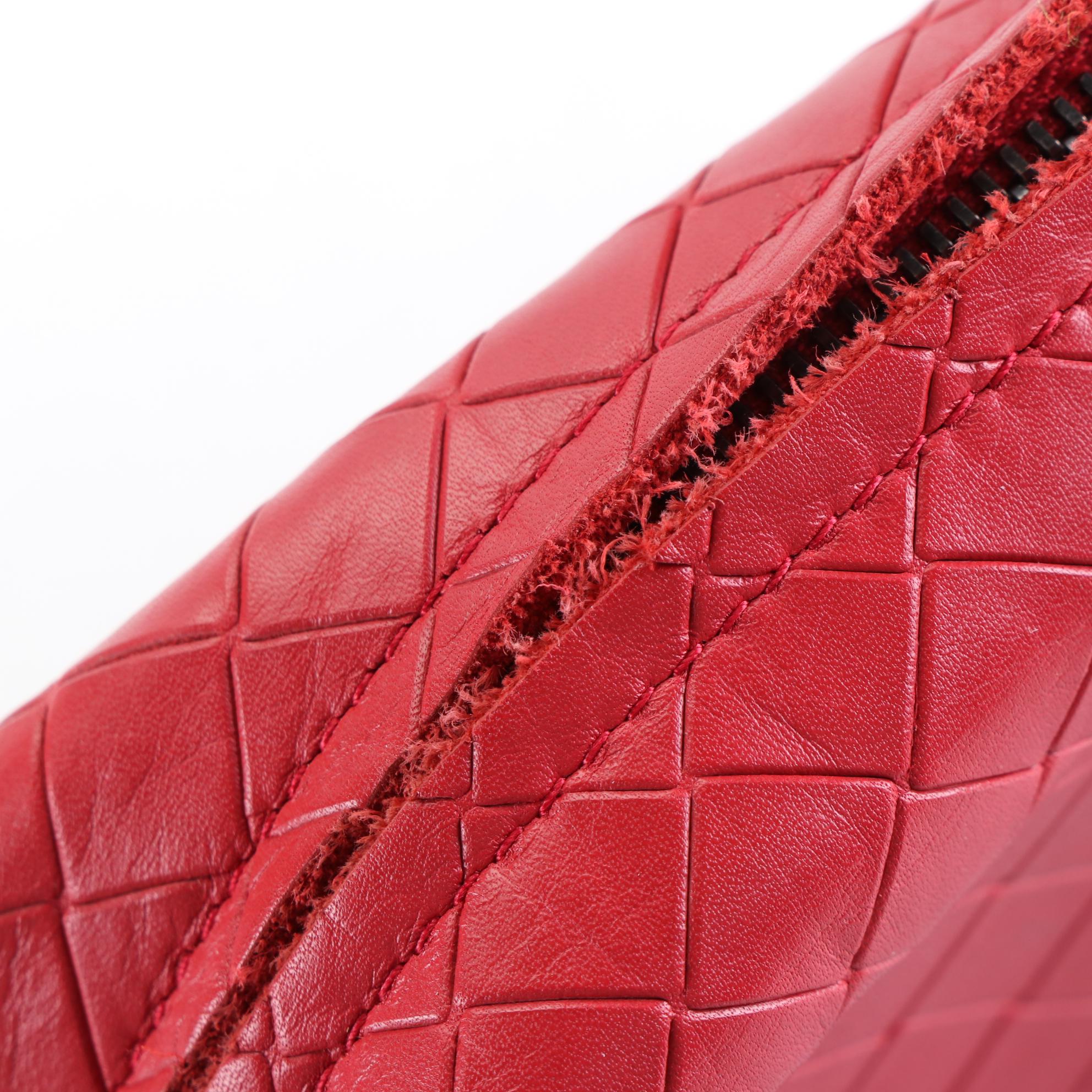 Bottega Veneta Clutch Crossbody Bag in Intrecciomirage Nappa Leather