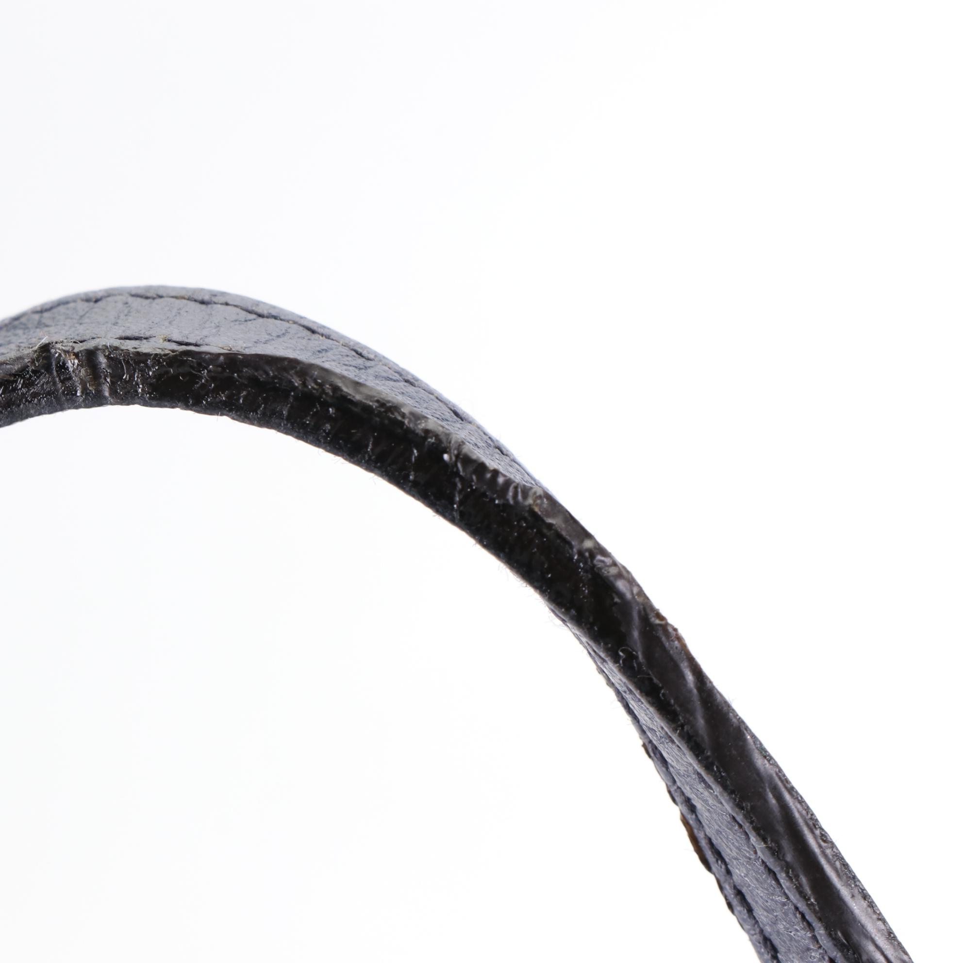 Gucci Medium Swing Shoulder Tote in Grainy Calfskin Leather