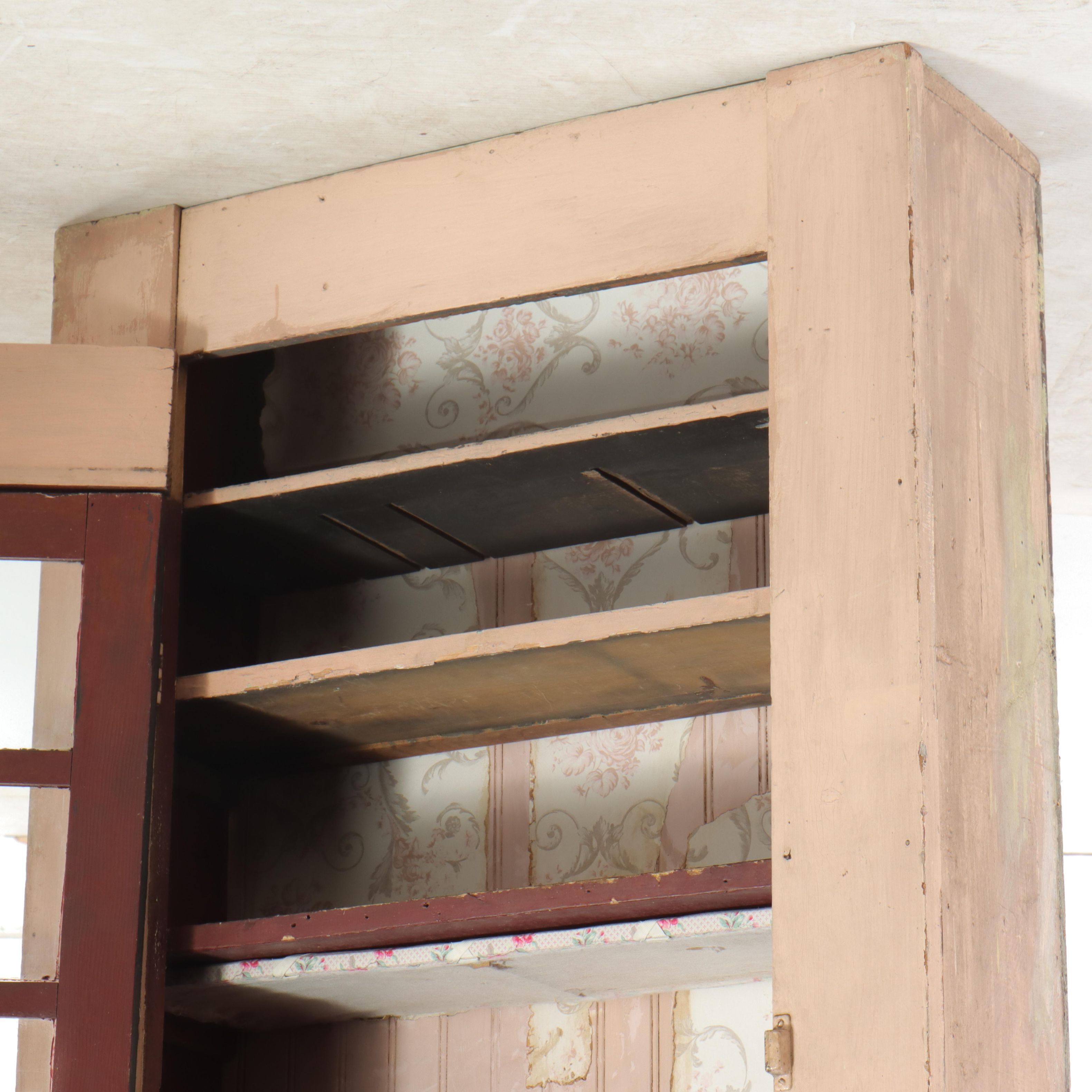 Painted Wooden Wall Cabinet with Mullioned Door, Early 20th Century
