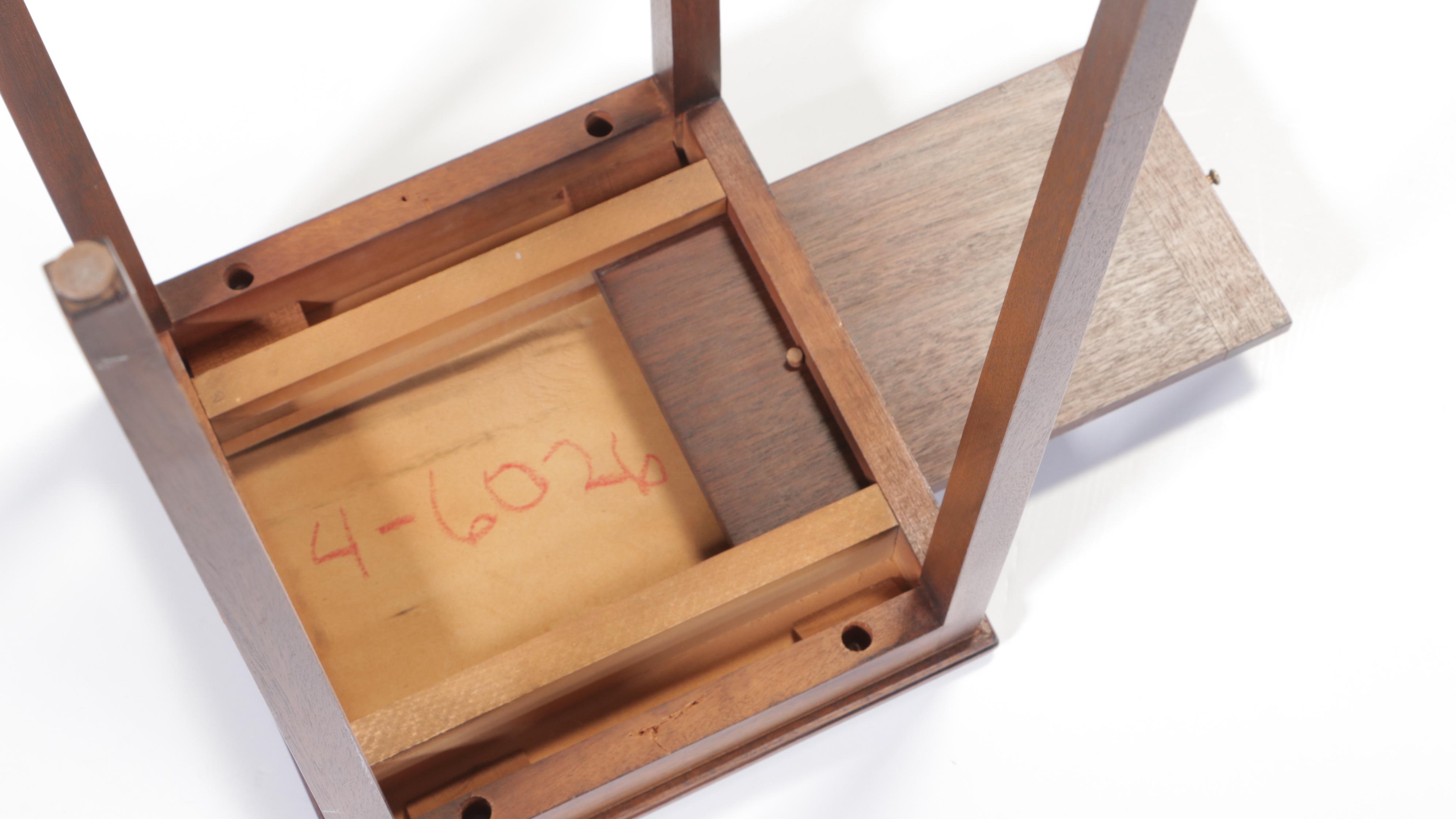 Small Federal Style Mahogany Side Table, 20th Century