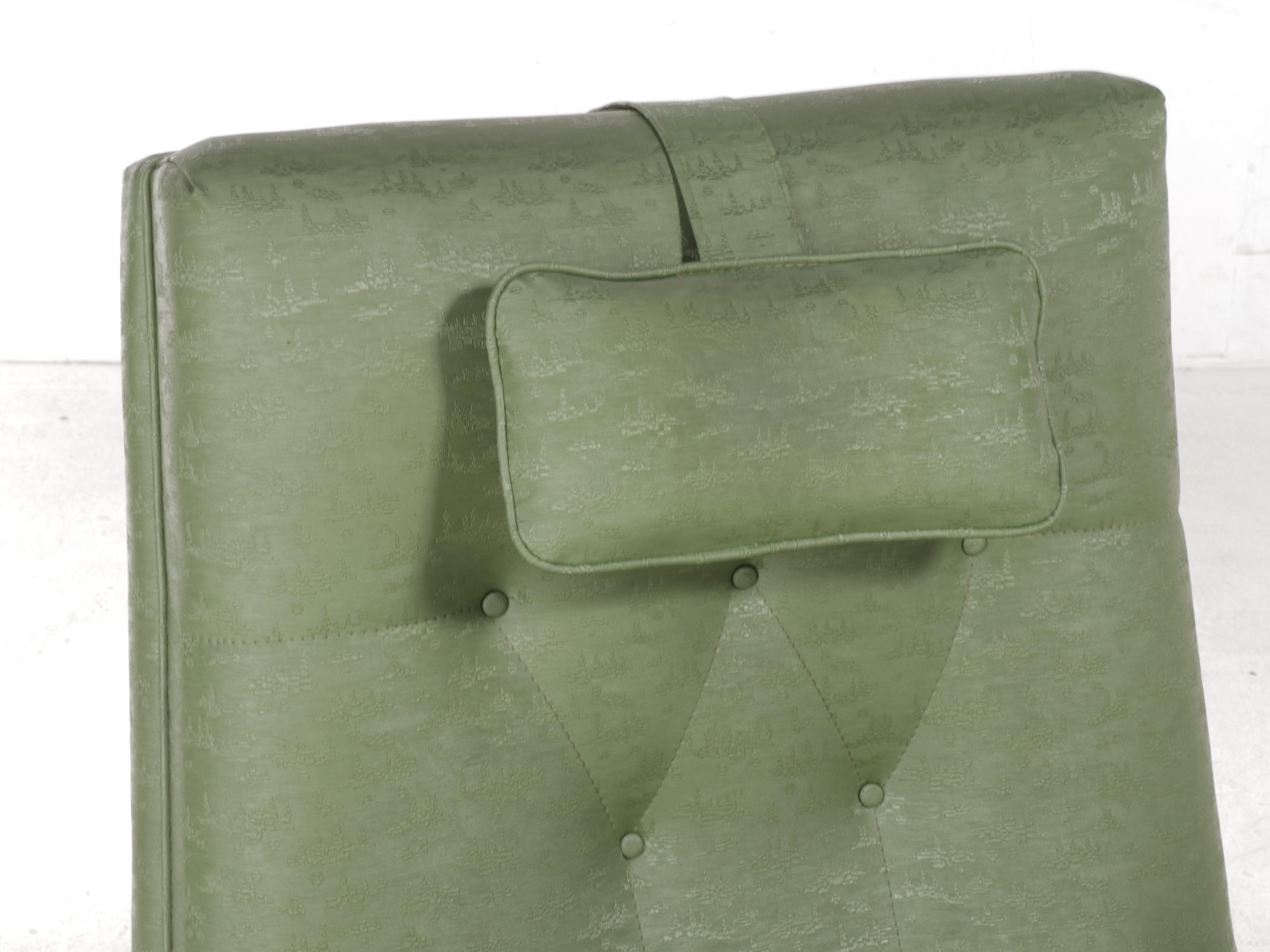 Niagara Therapy Mfg. Corp. Green Vinyl Cyclo-Massage Recliner