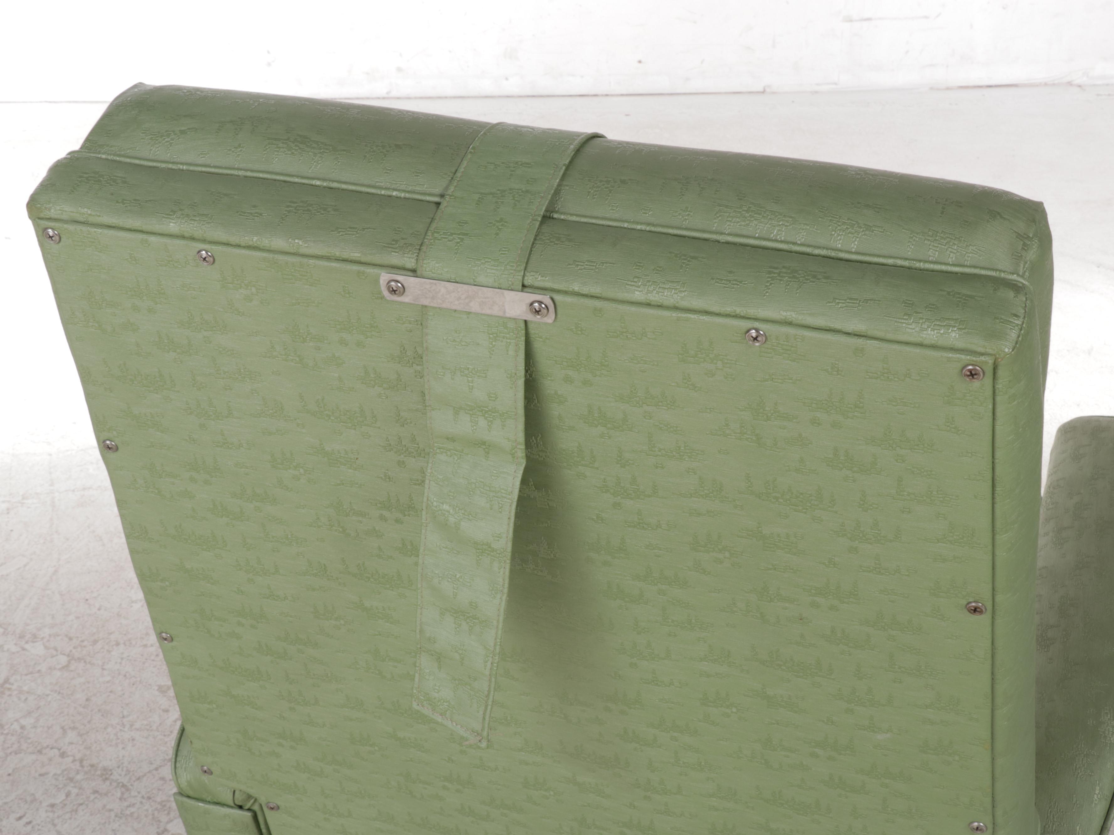 Niagara Therapy Mfg. Corp. Green Vinyl Cyclo-Massage Recliner