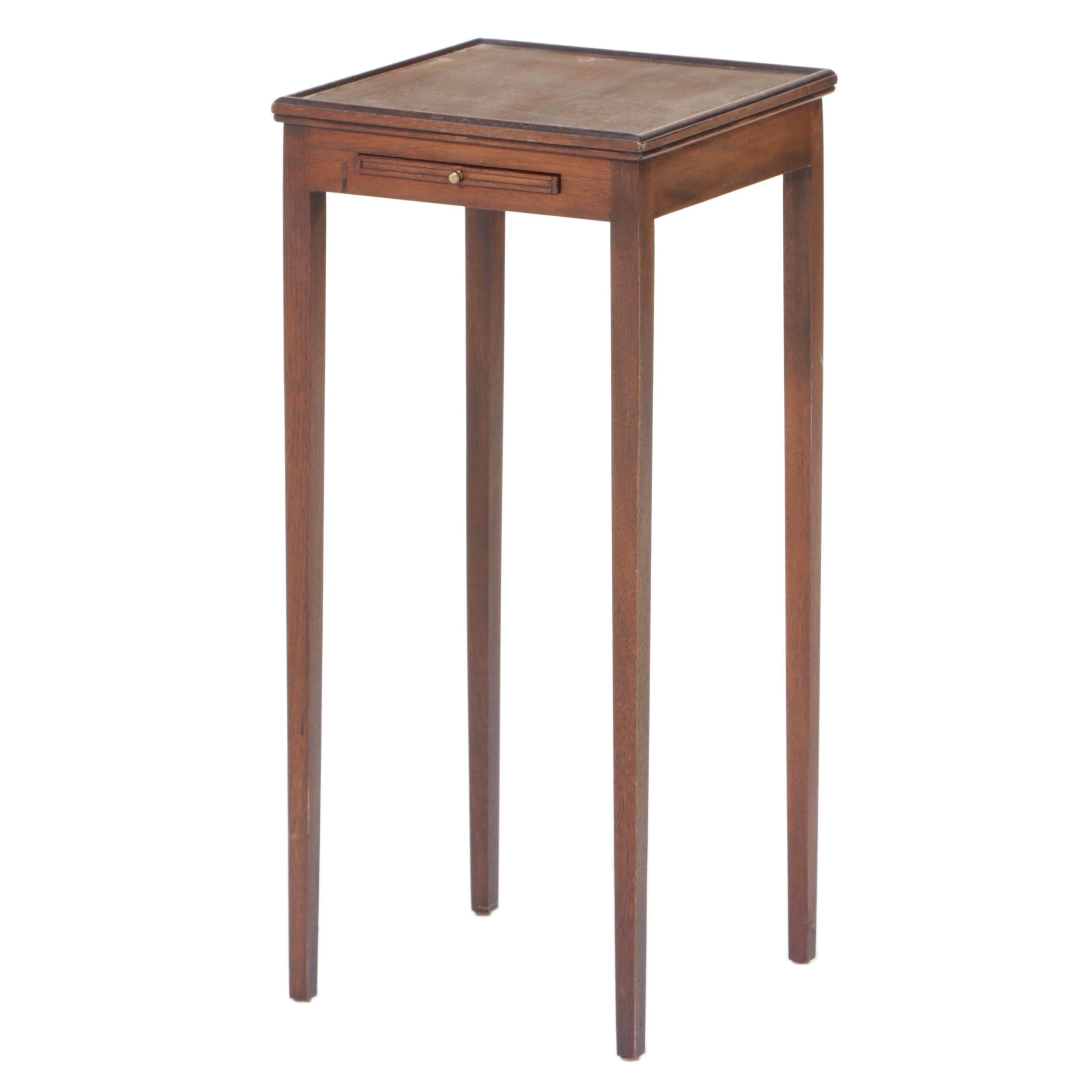 Small Federal Style Mahogany Side Table, 20th Century