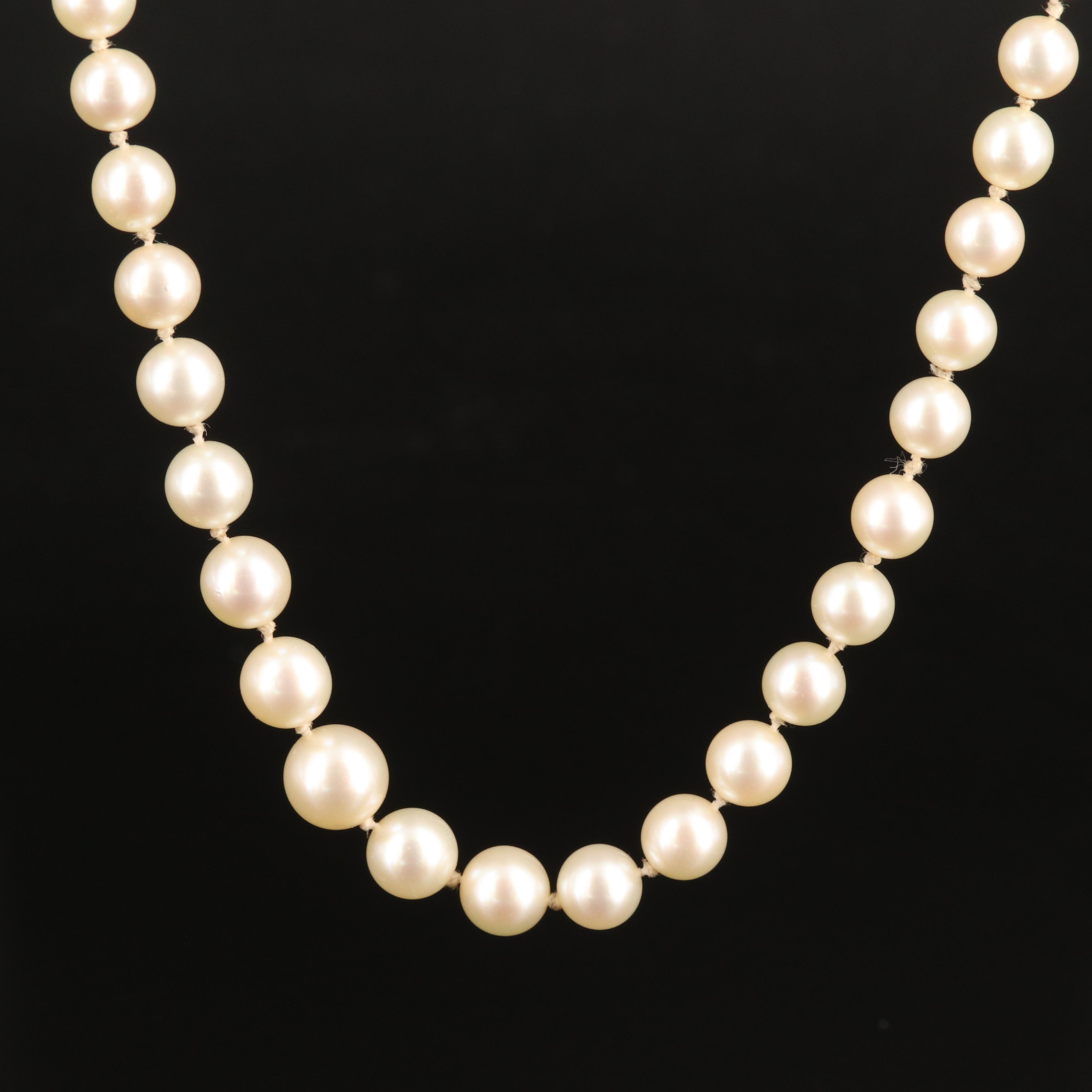 Graduated Pearl Necklace with 14K Clasp