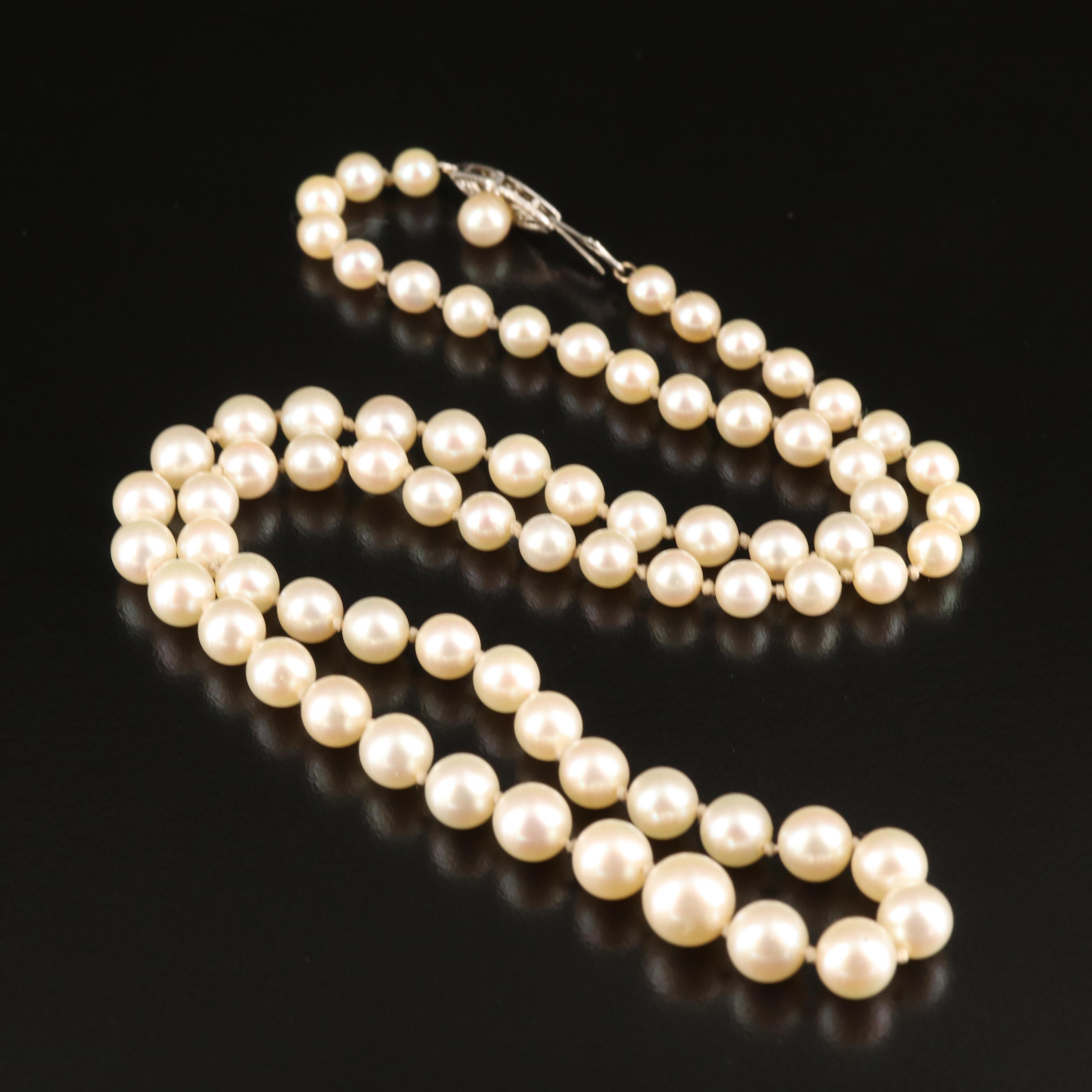 Graduated Pearl Necklace with 14K Clasp