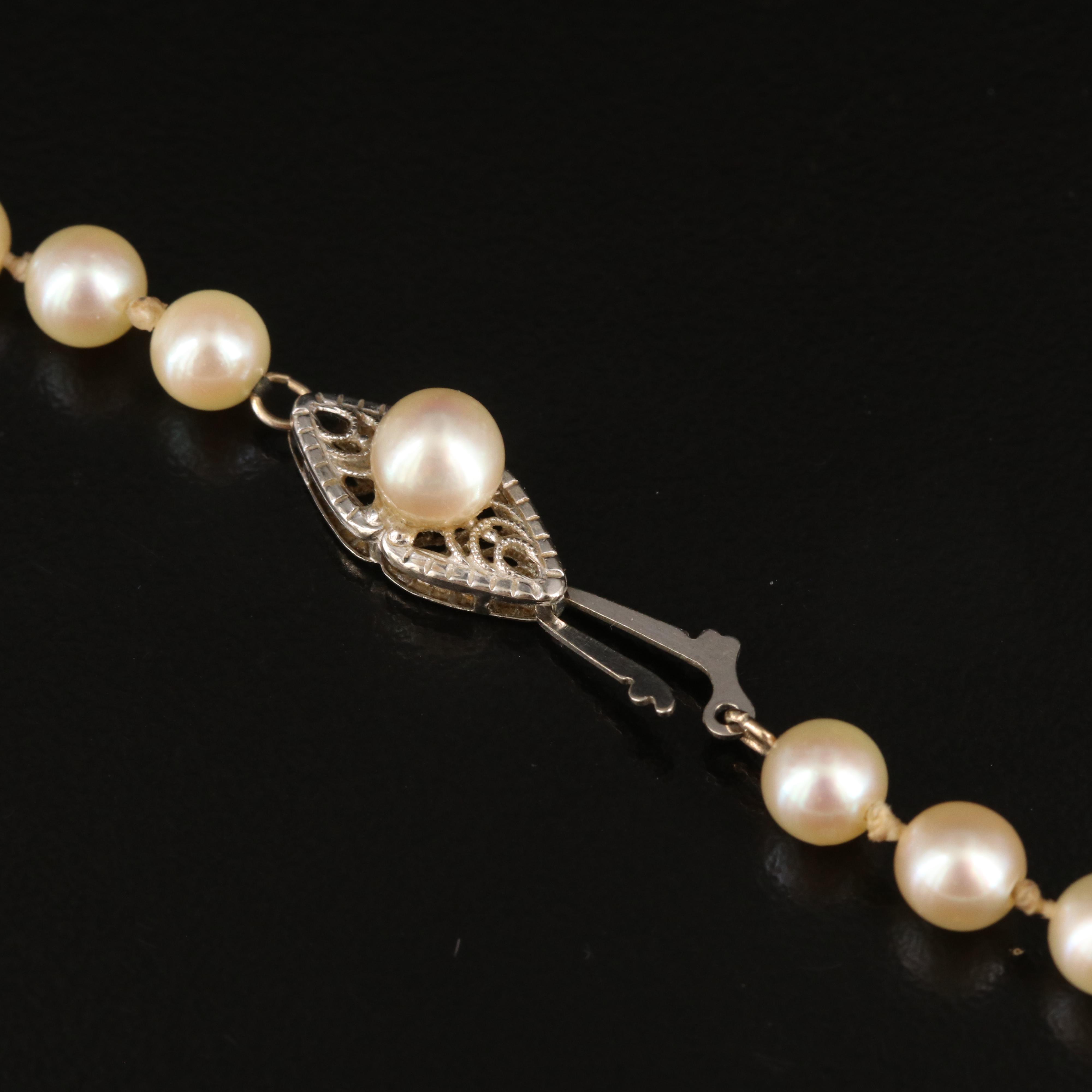 Graduated Pearl Necklace with 14K Clasp