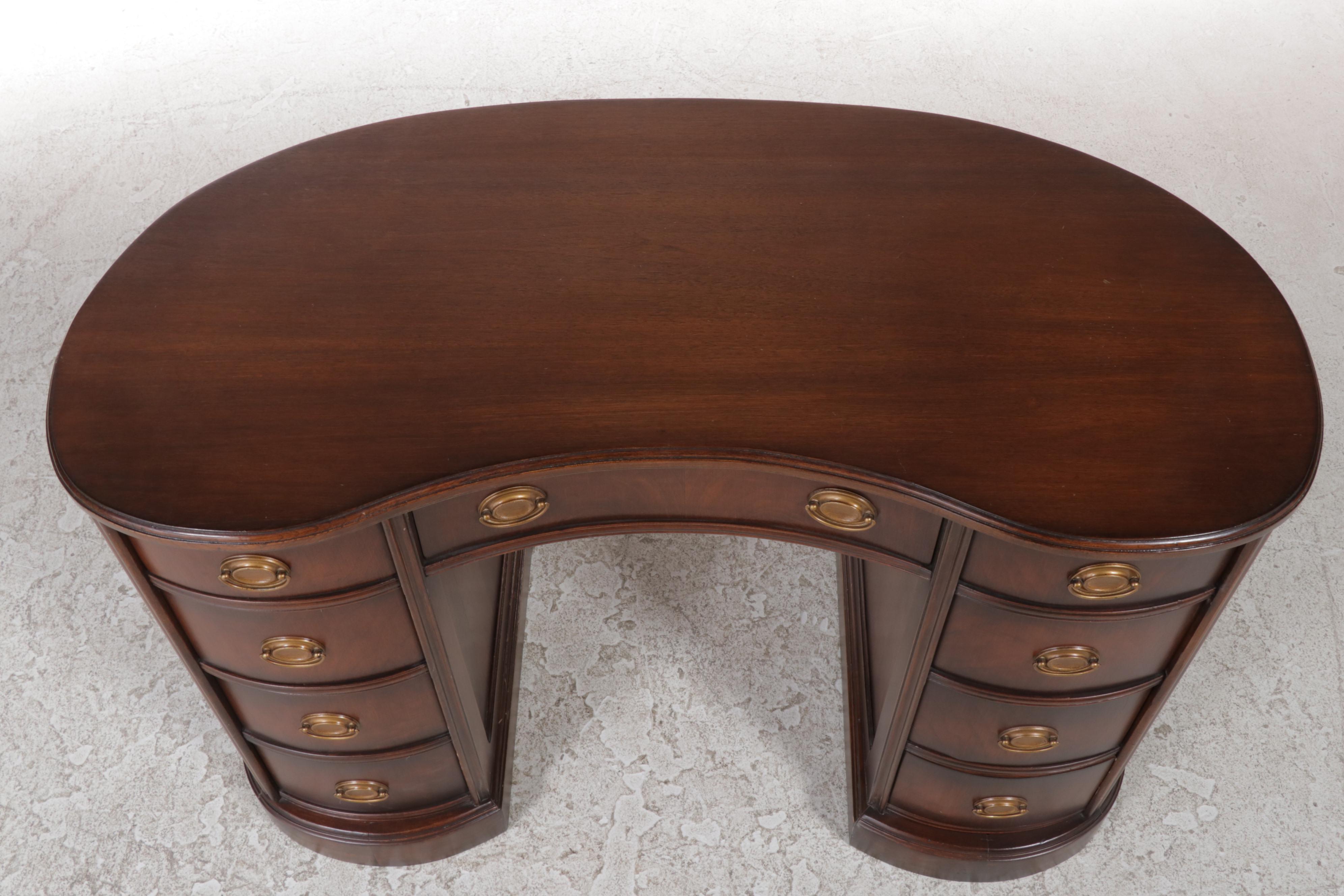 Federal Style Mahogany Kidney-Form Kneehole Desk, 20th Century