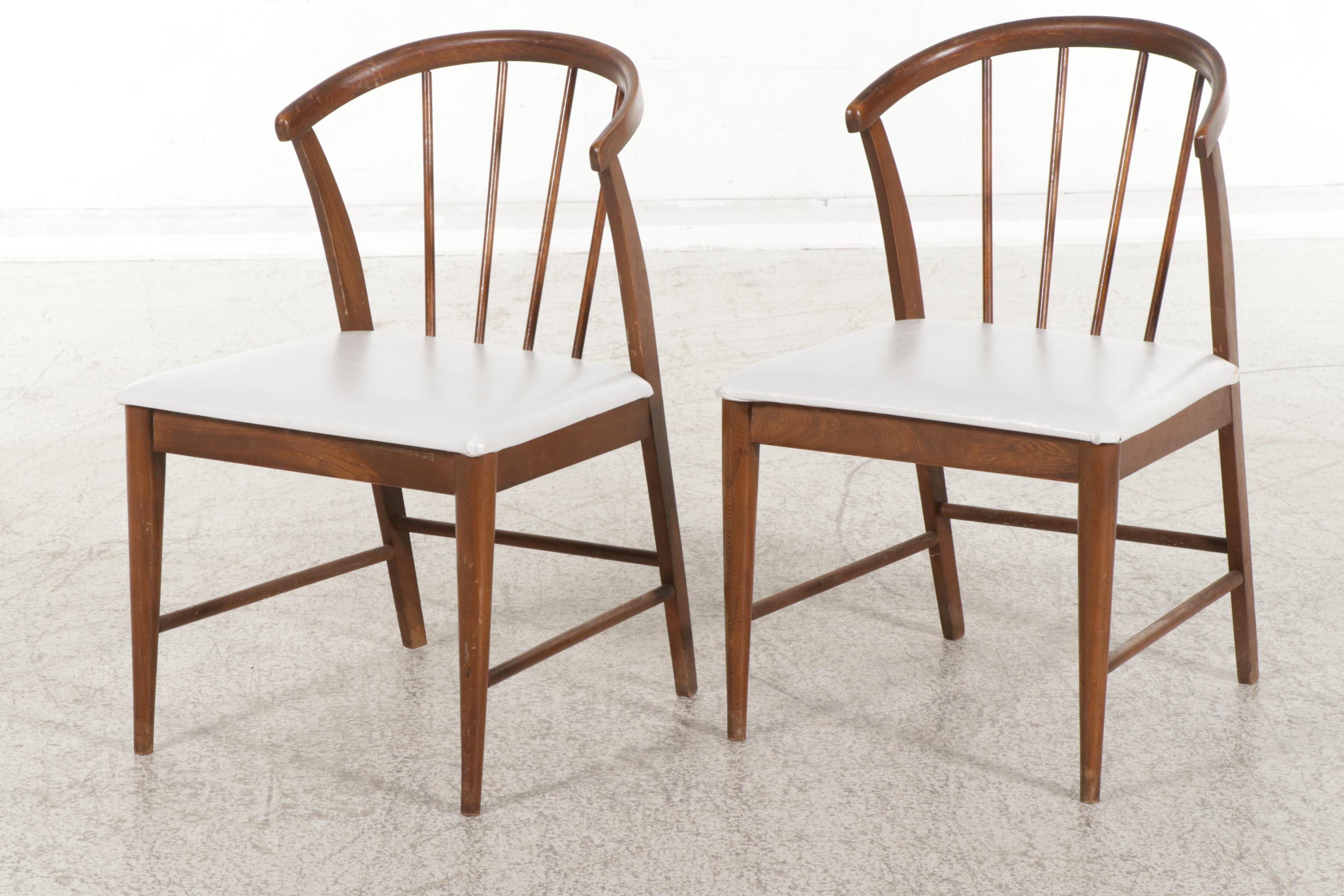 Pair of White Mid Century Modern Spindle-Back Side Chairs, 1960s