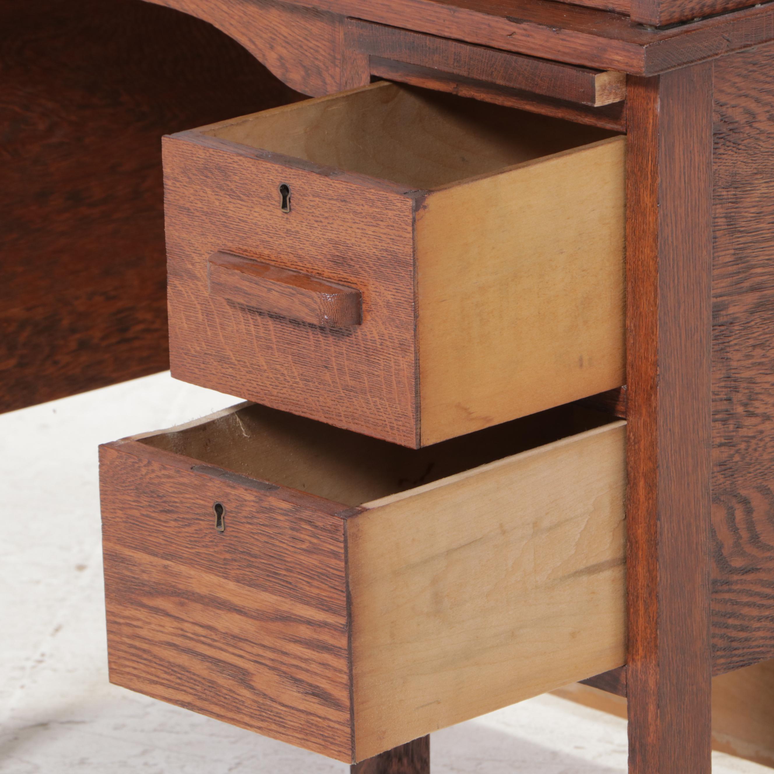 Eastman Mfg. Co. Oak Child's Roll-Top Desk, Early to Mid 20th Century