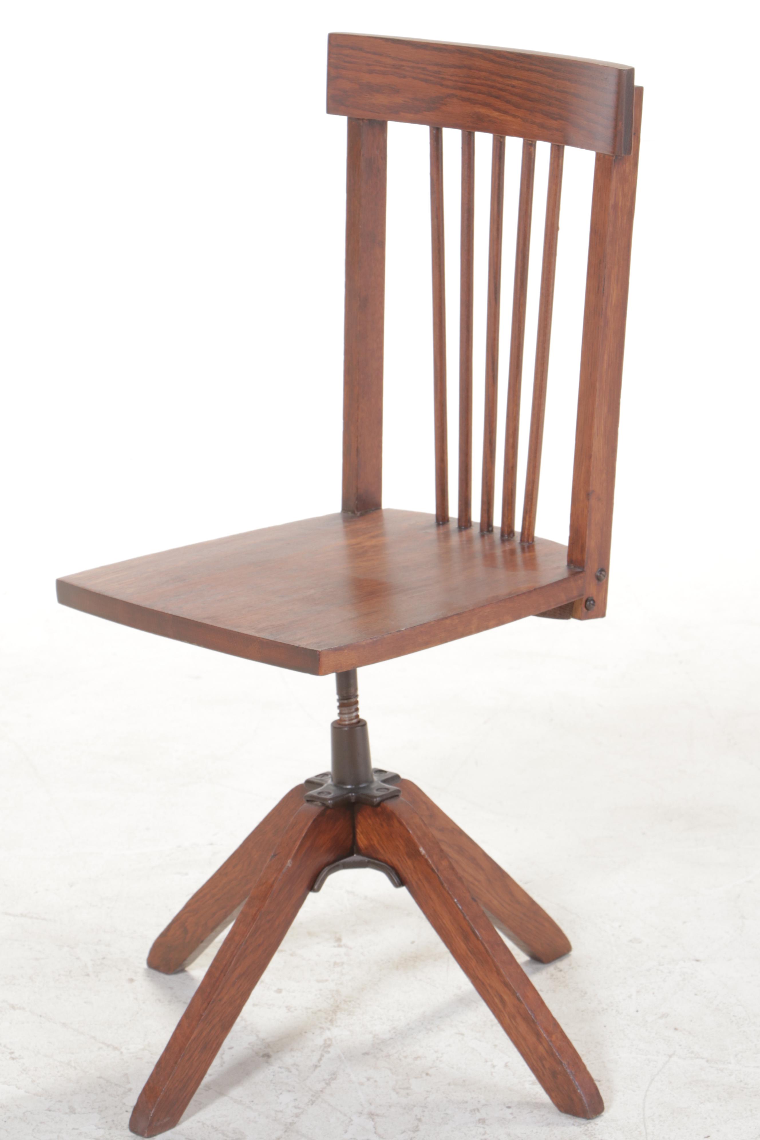 Eastman Mfg. Co. Oak Child's Roll-Top Desk, Early to Mid 20th Century