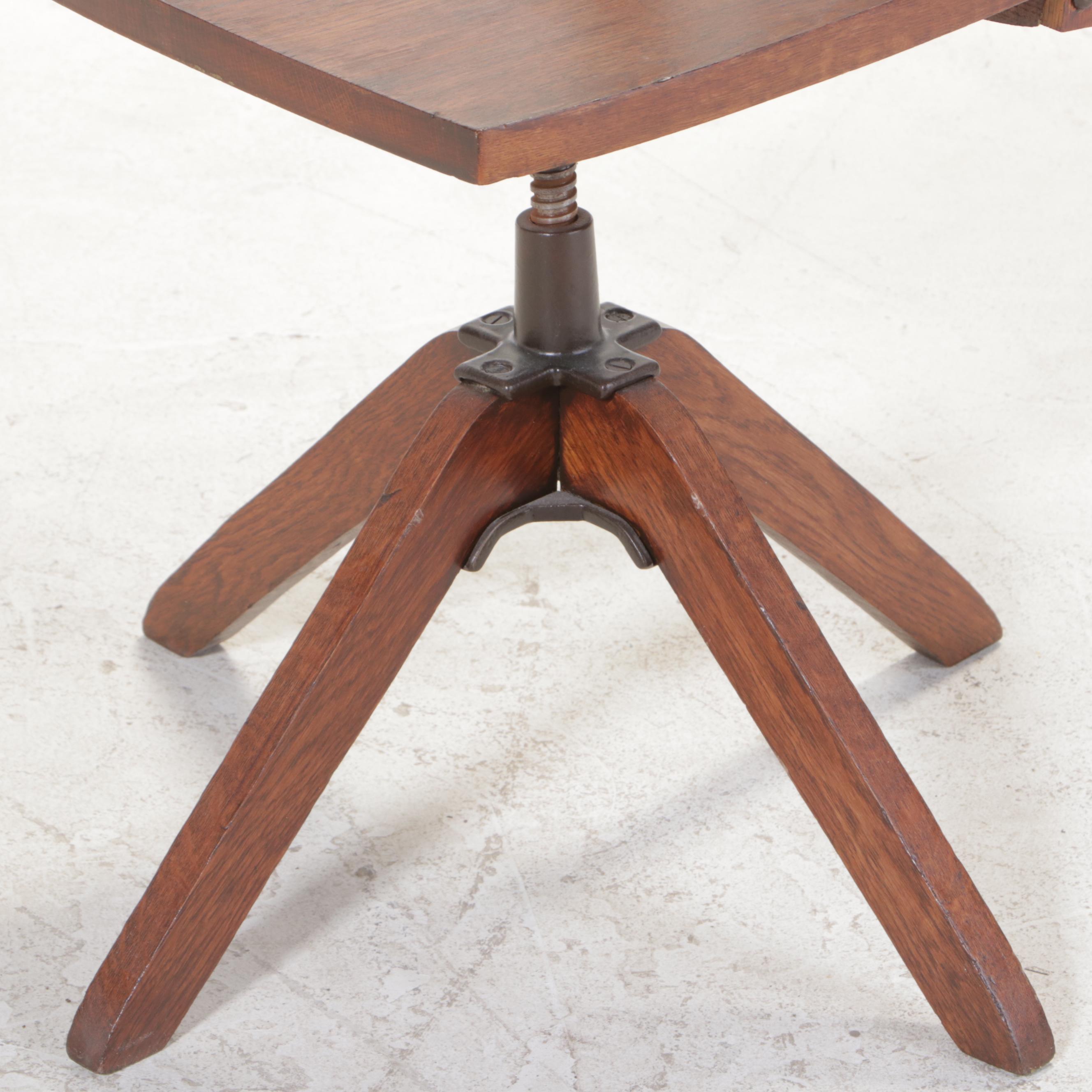 Eastman Mfg. Co. Oak Child's Roll-Top Desk, Early to Mid 20th Century