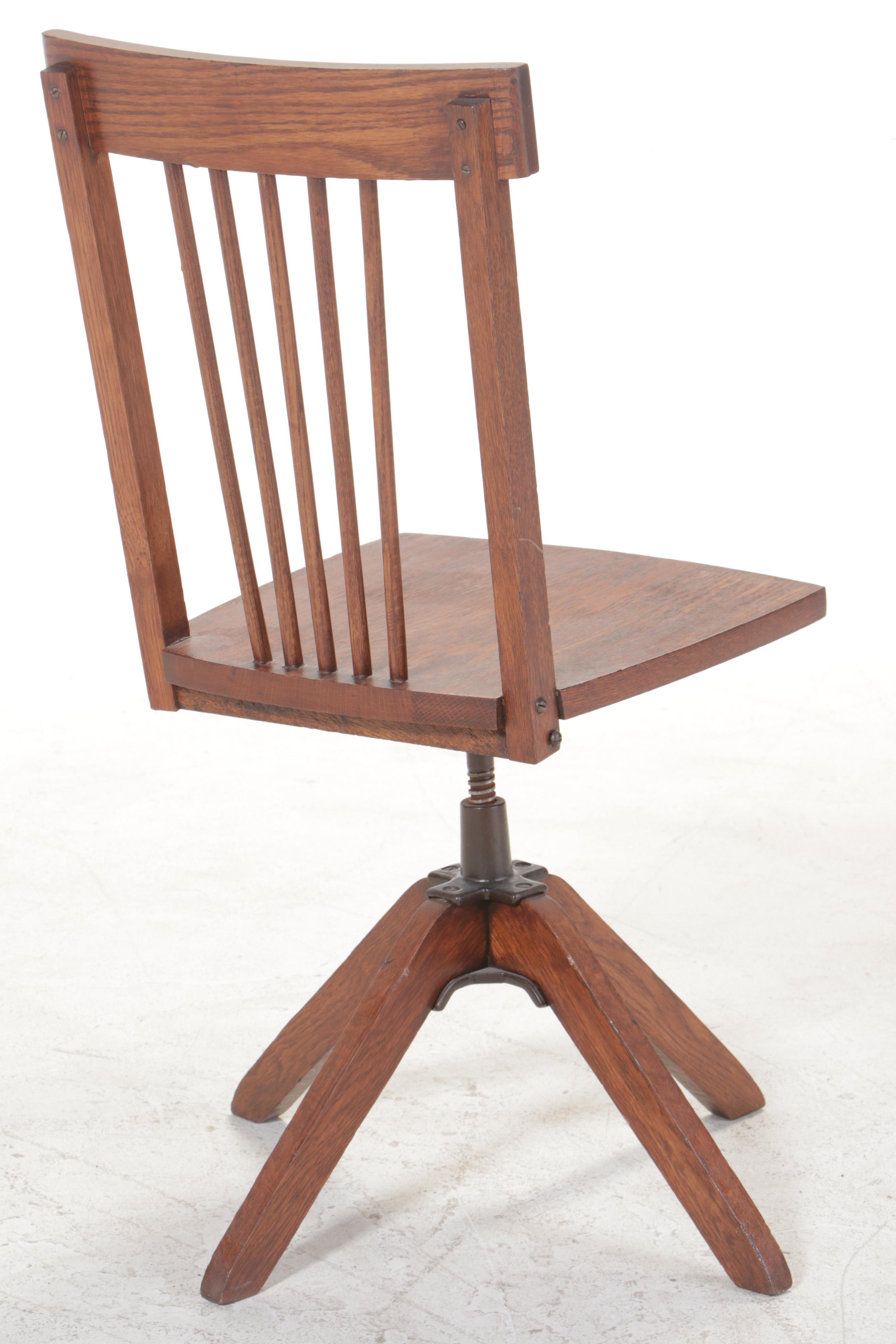 Eastman Mfg. Co. Oak Child's Roll-Top Desk, Early to Mid 20th Century