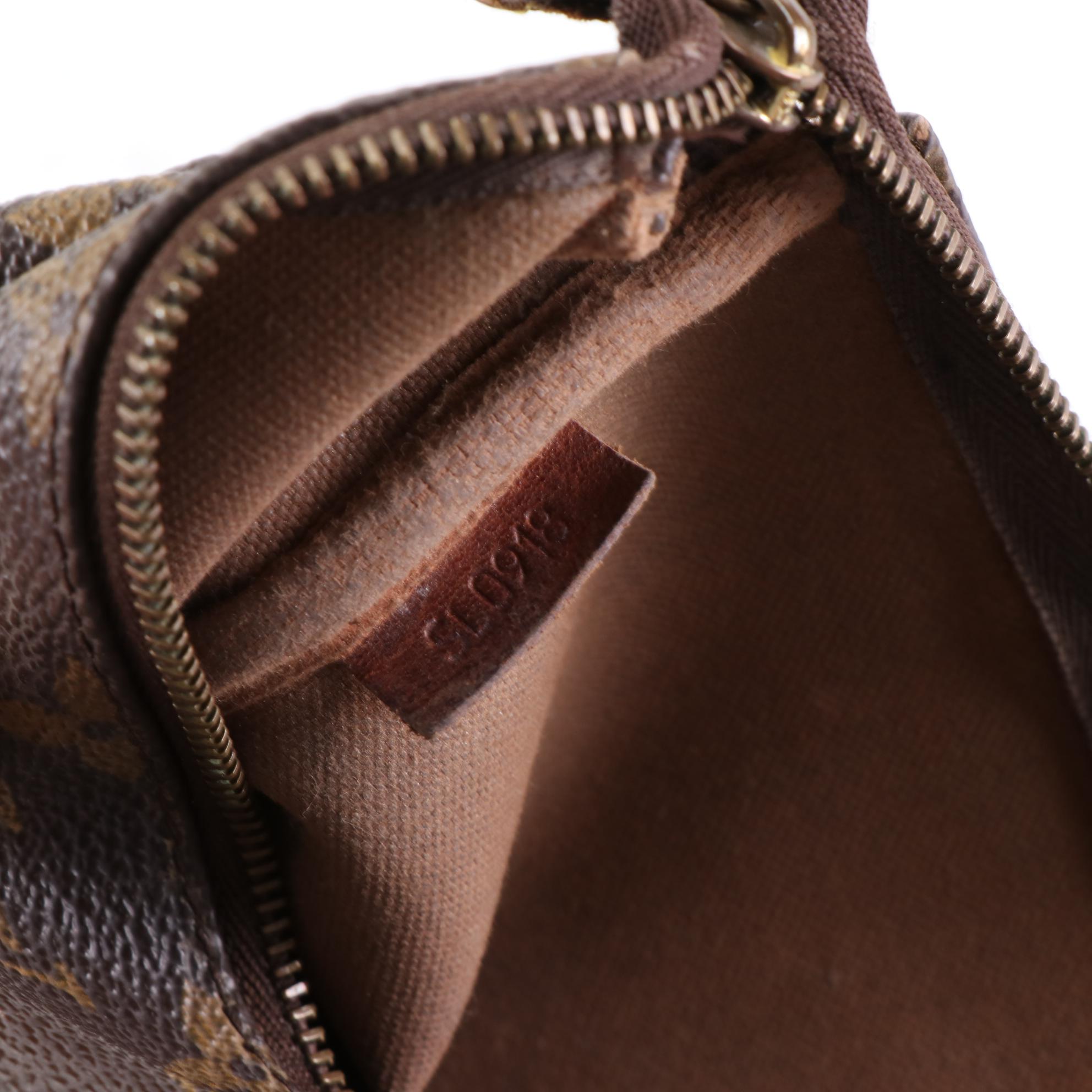 Louis Vuitton Pochette Accesoires in Monogram Canvas