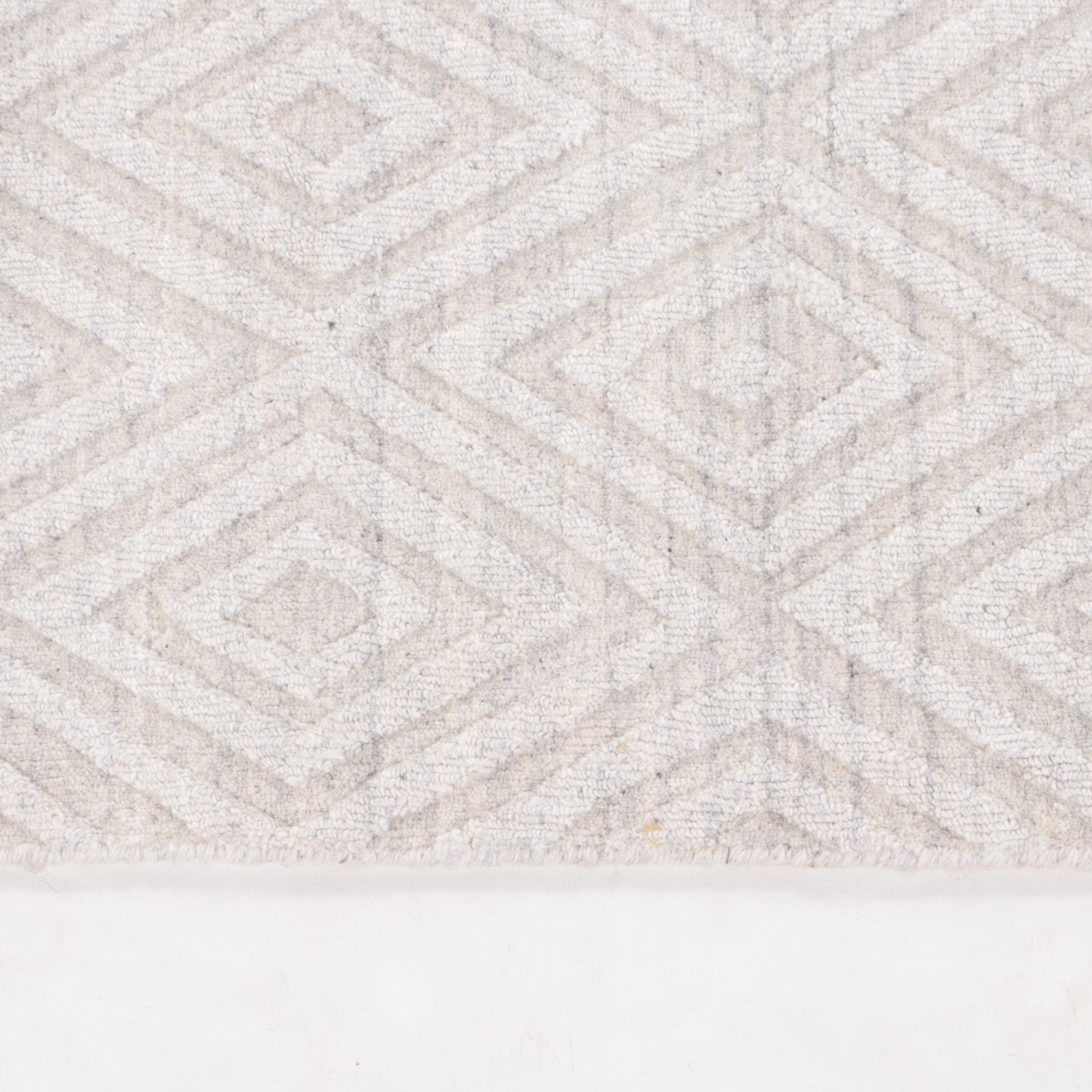 5' x 7'10 Hand-Knotted Indian Contemporary Area Rug